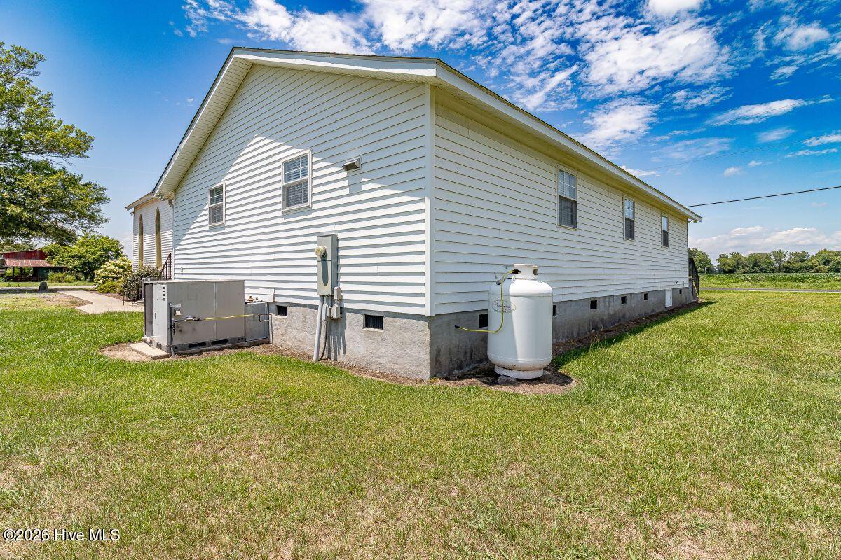 1764 Black Creek Road E Property Photo 32