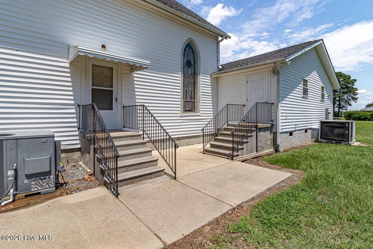 1764 Black Creek Road E Property Photo 33