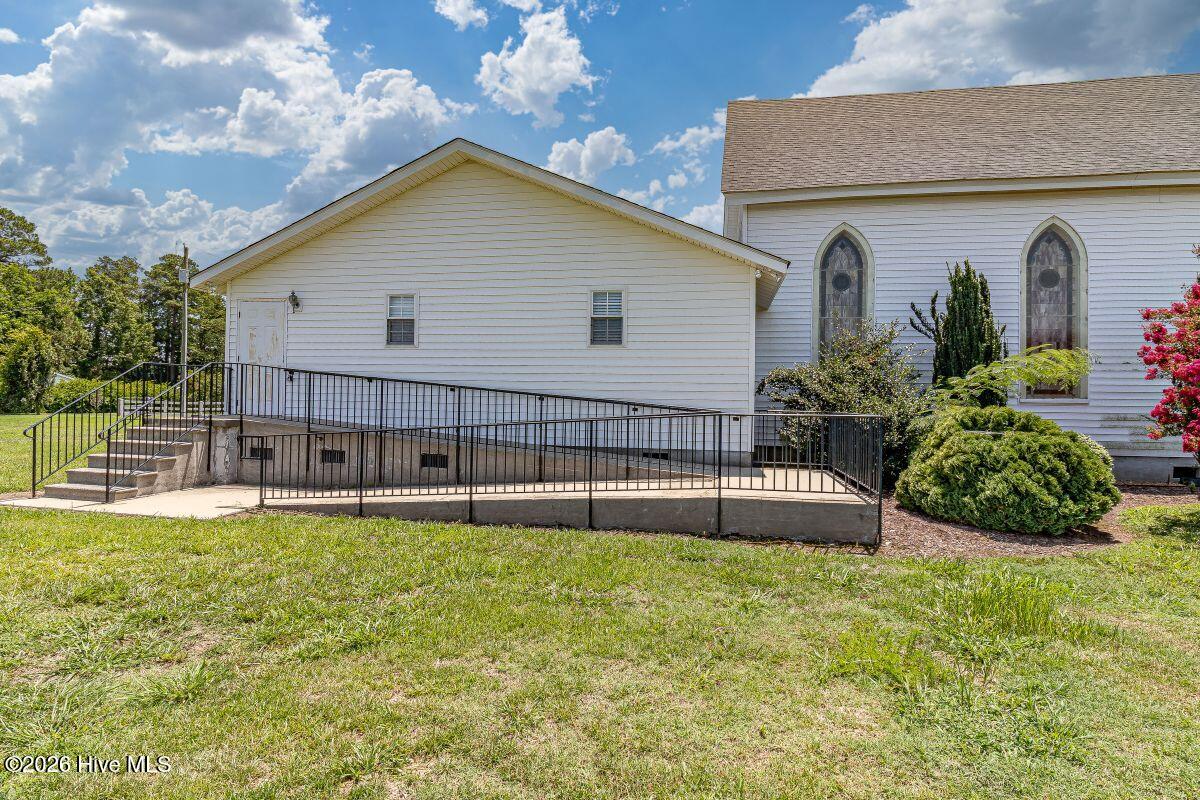 1764 Black Creek Road E Property Photo 34