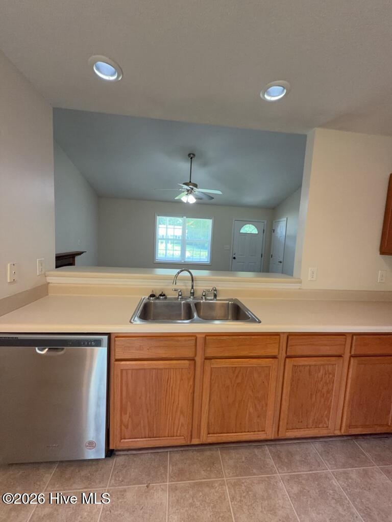 132 Daphne Drive Property Photo 5