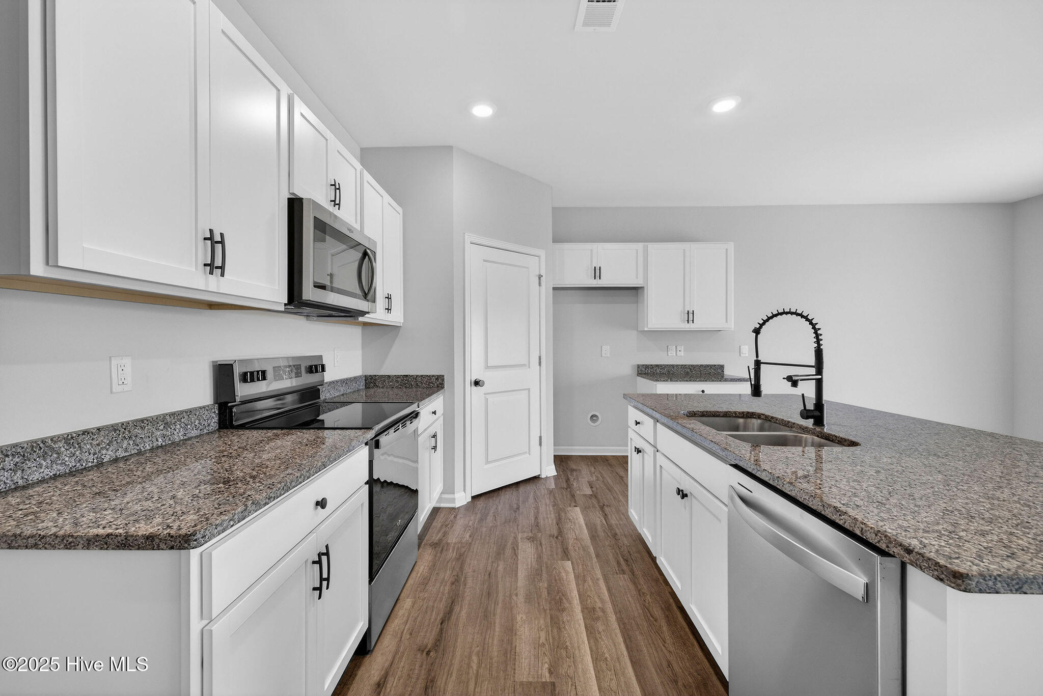 2039 Willowleaf Drive Property Photo 10