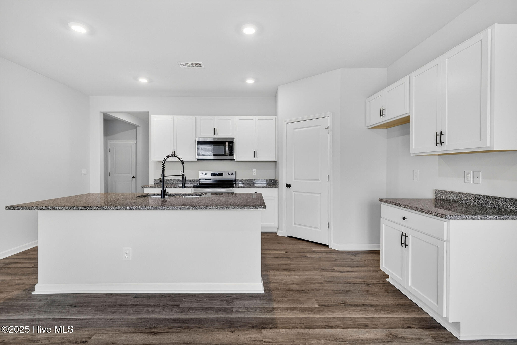 2039 Willowleaf Drive Property Photo 11