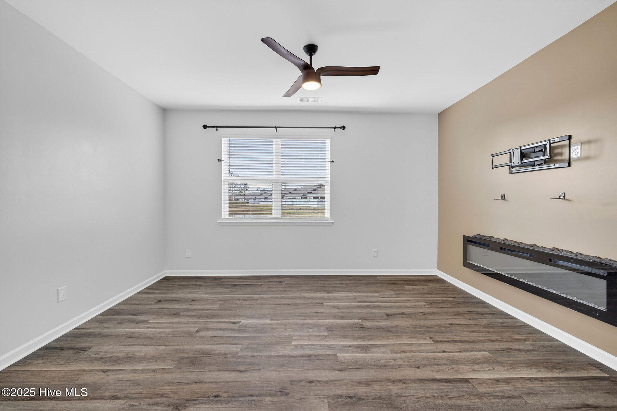 2039 Willowleaf Drive Property Photo 15