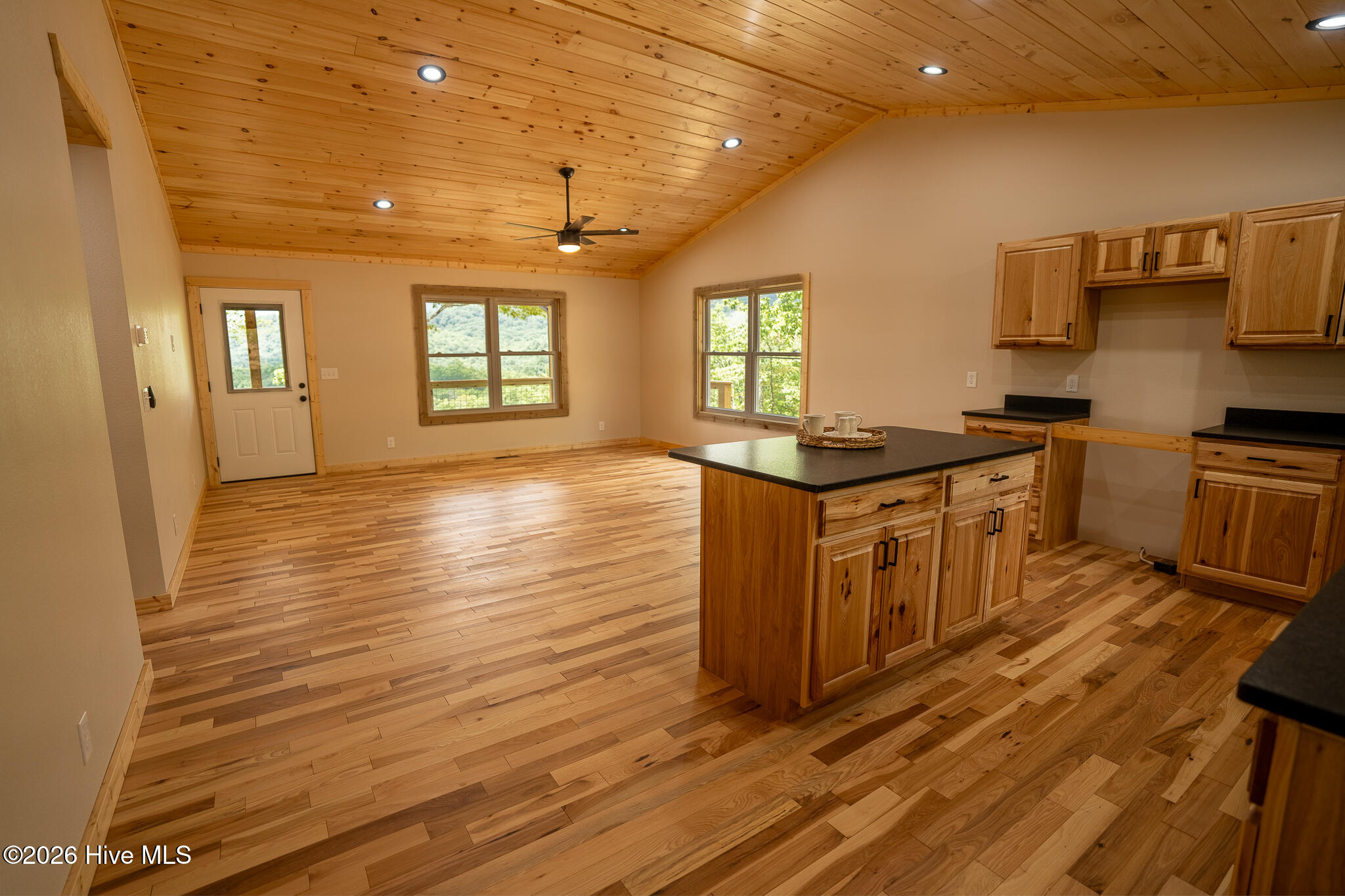 440 Marble Mountain Road Property Photo 4