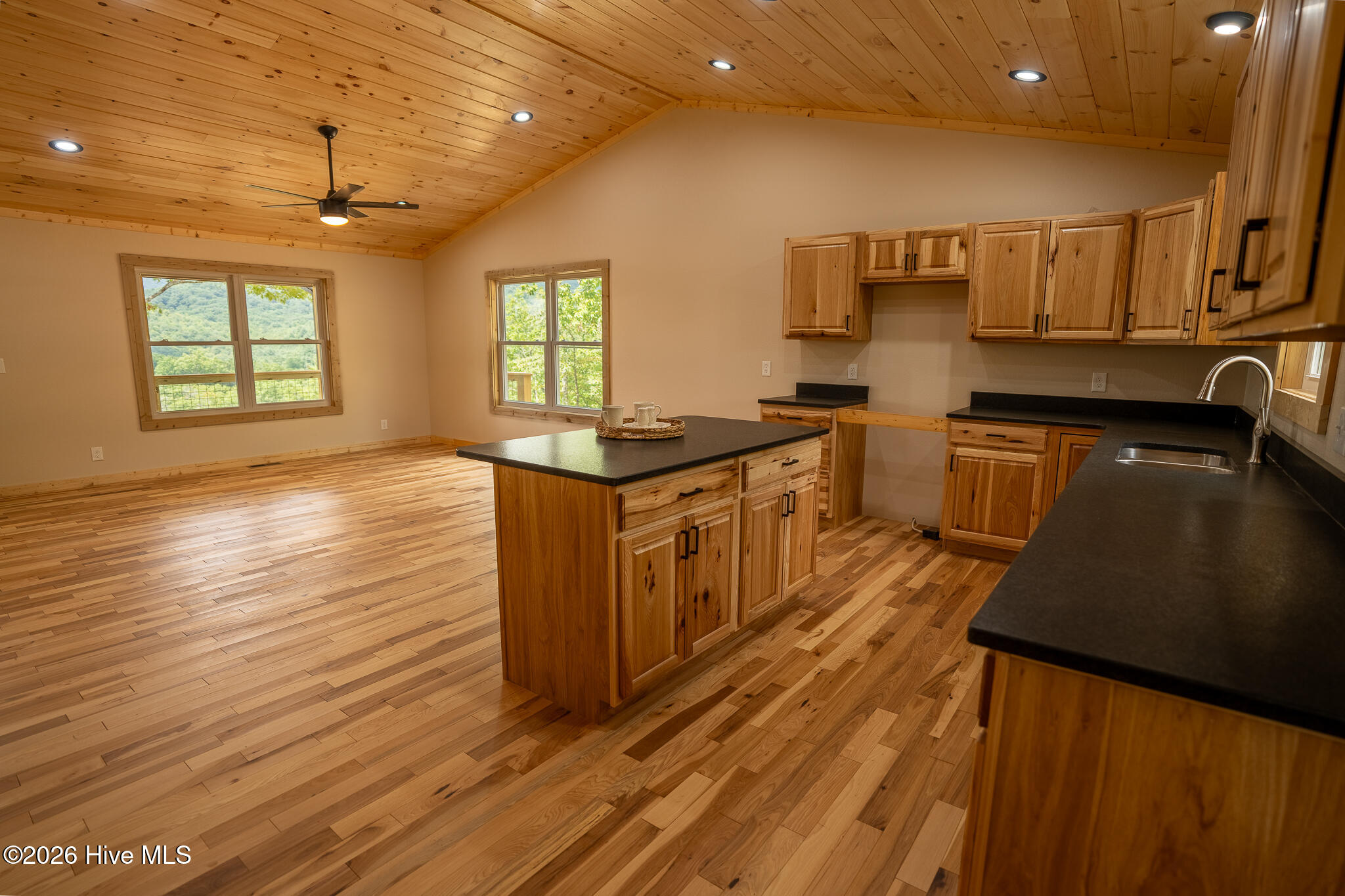 440 Marble Mountain Road Property Photo 6