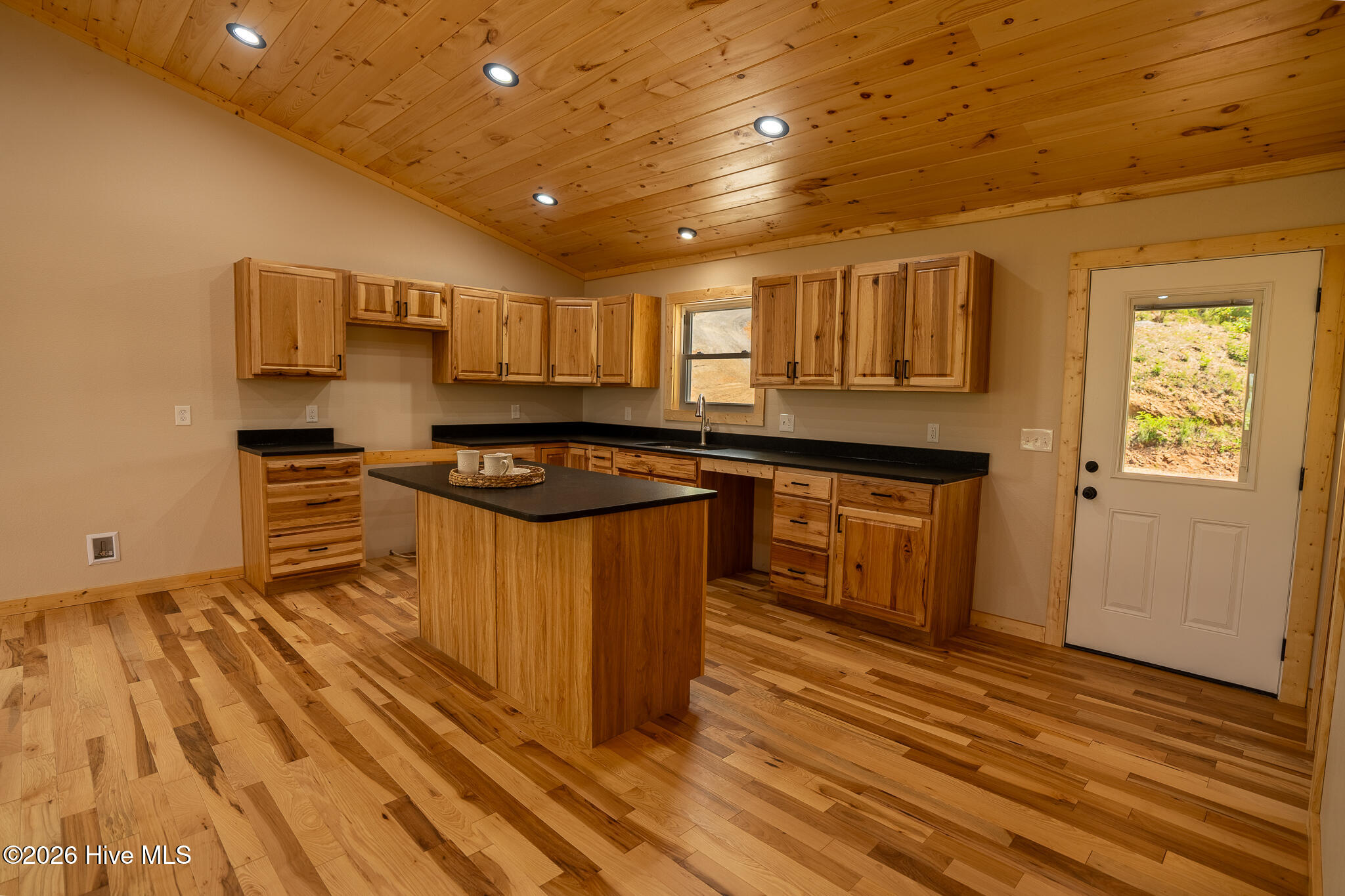440 Marble Mountain Road Property Photo 6