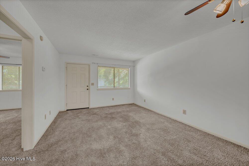 522 S Kerr Avenue Apt 32 Property Photo 6