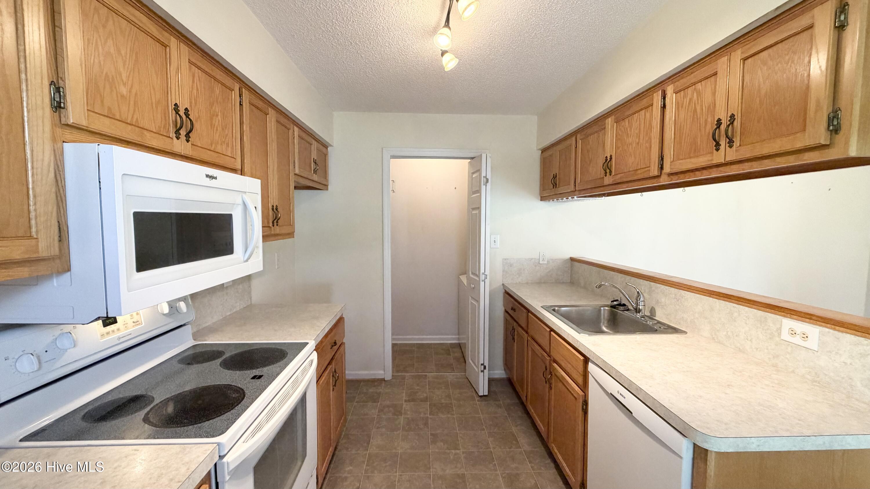 564 Alligator Loop Road Property Photo 8