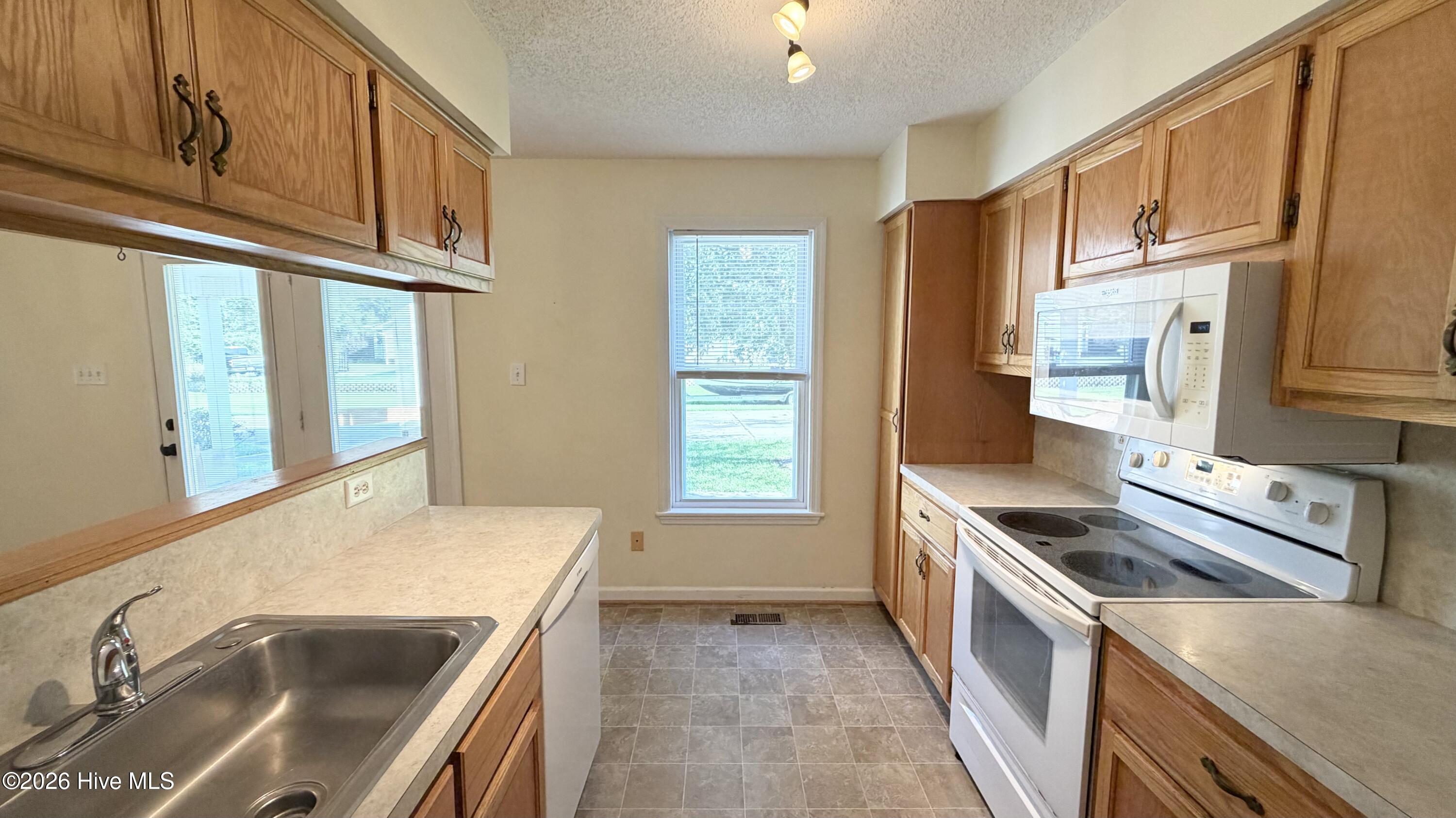 564 Alligator Loop Road Property Photo 10