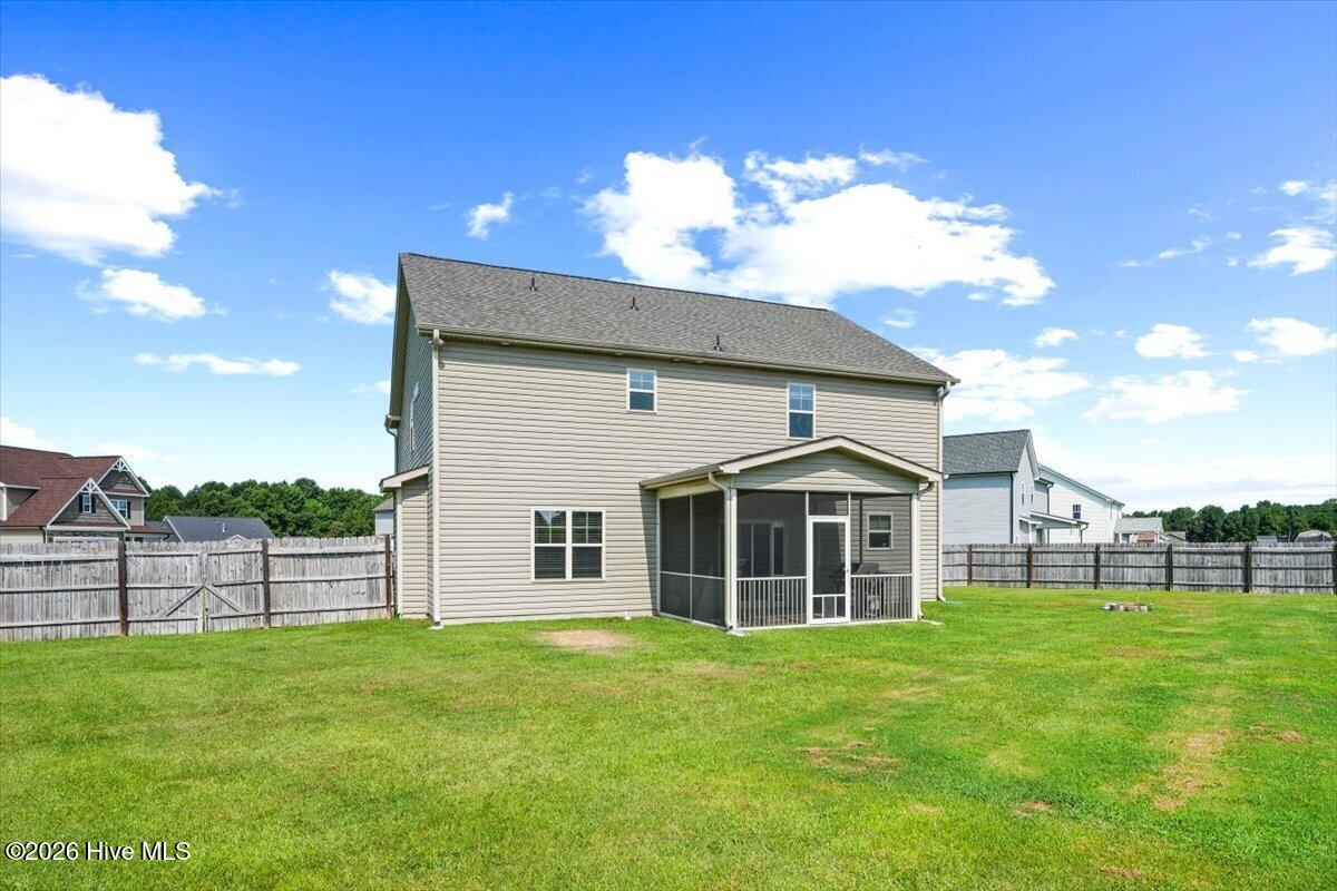 114 Castaway Court Property Photo 10