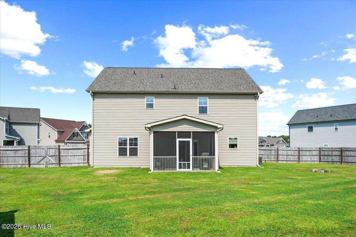 114 Castaway Court Property Photo 11