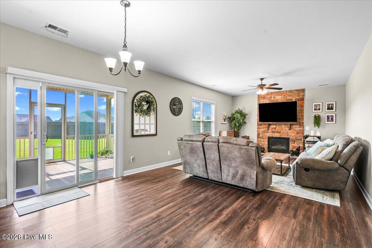 114 Castaway Court Property Photo 17