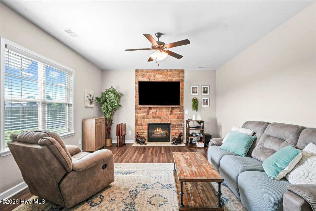 114 Castaway Court Property Photo 18