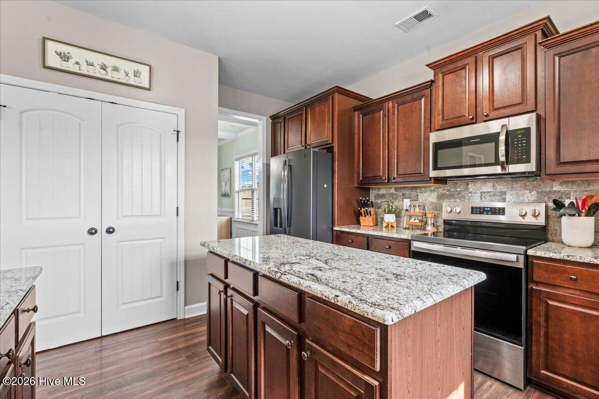 114 Castaway Court Property Photo 24