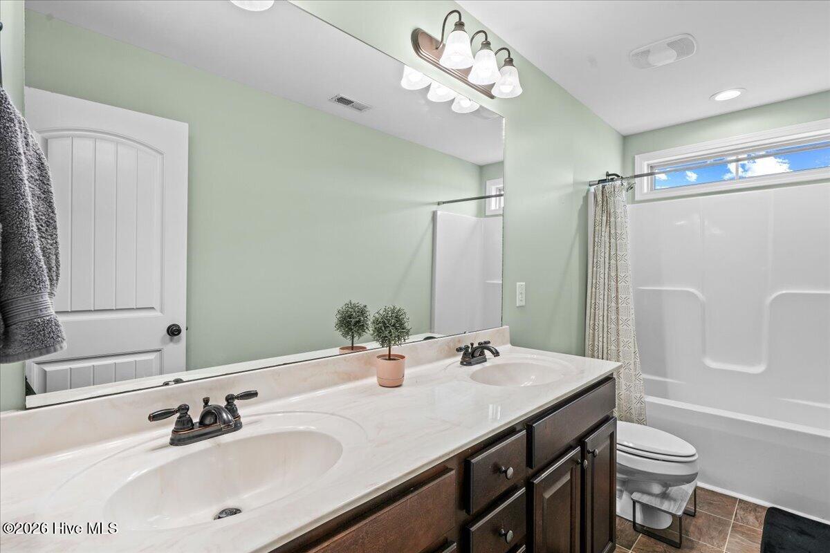 114 Castaway Court Property Photo 45