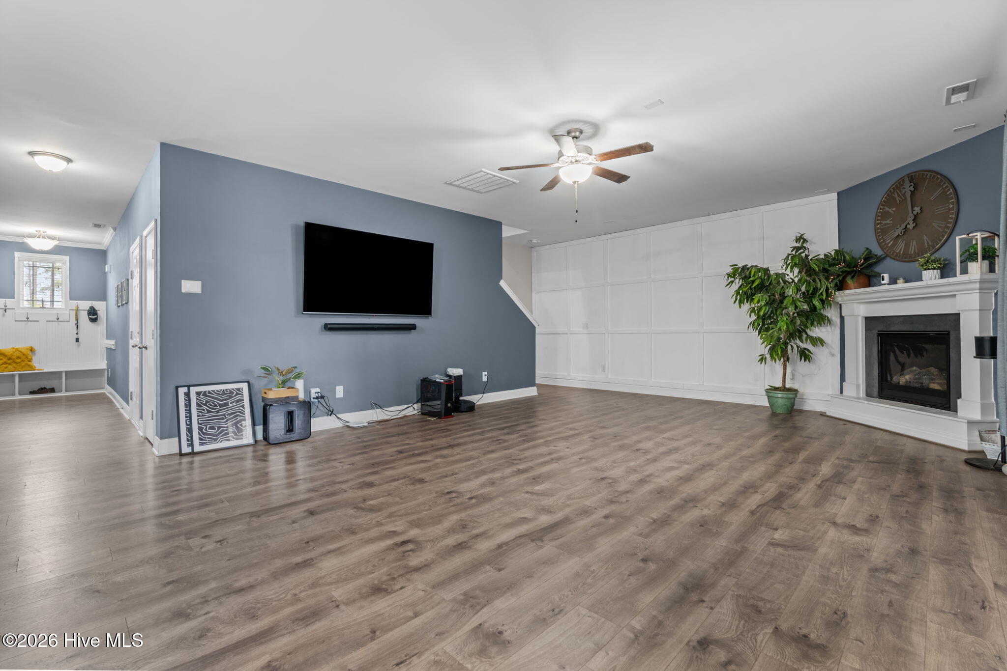 445 Lancaster Drive Property Photo 9