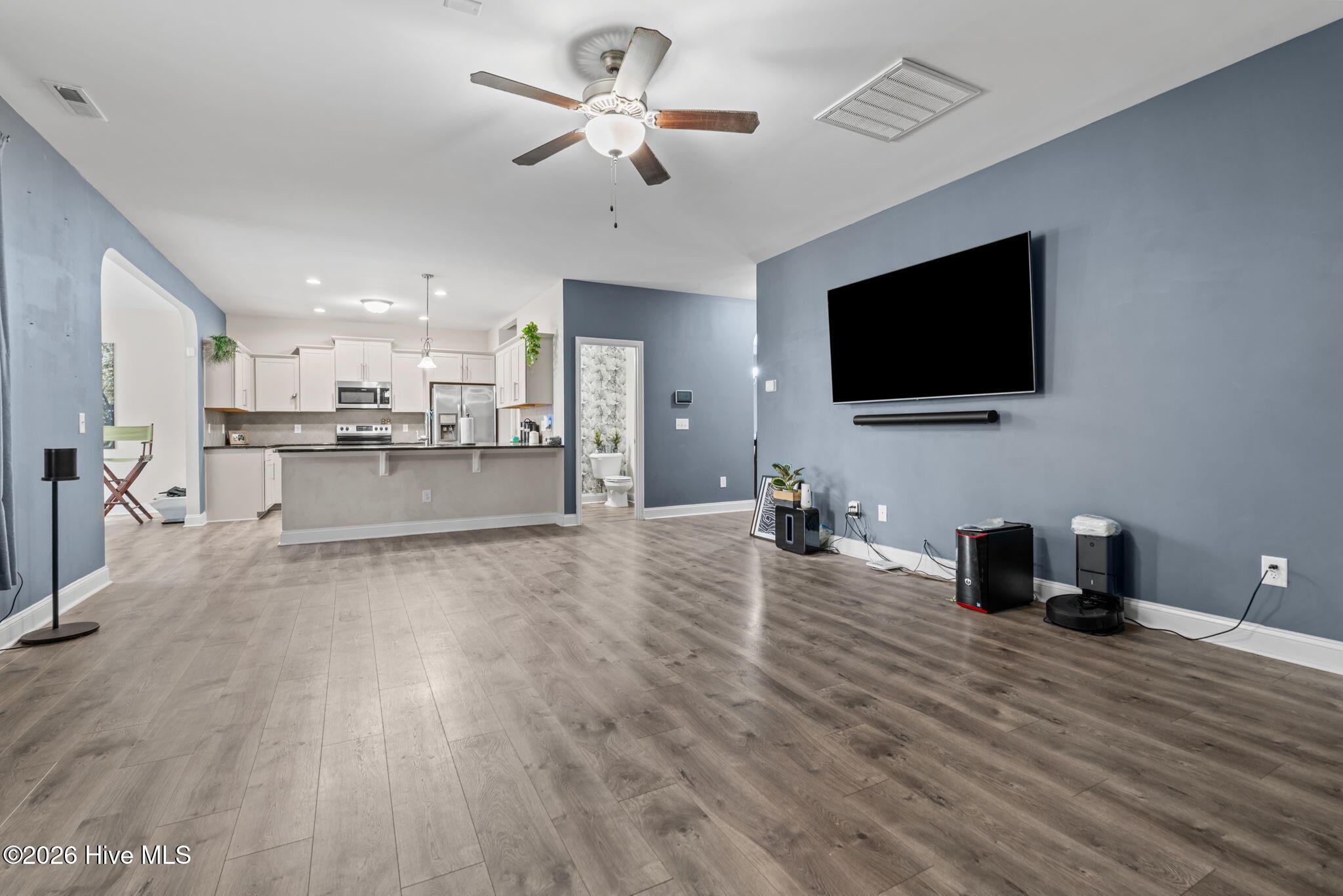 445 Lancaster Drive Property Photo 11