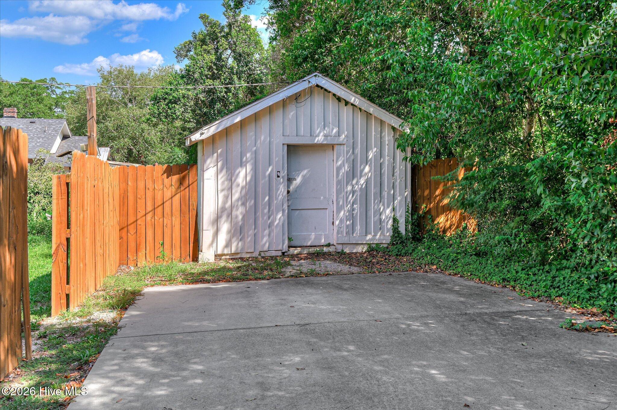 2056 Mcdowell Street Property Photo 44