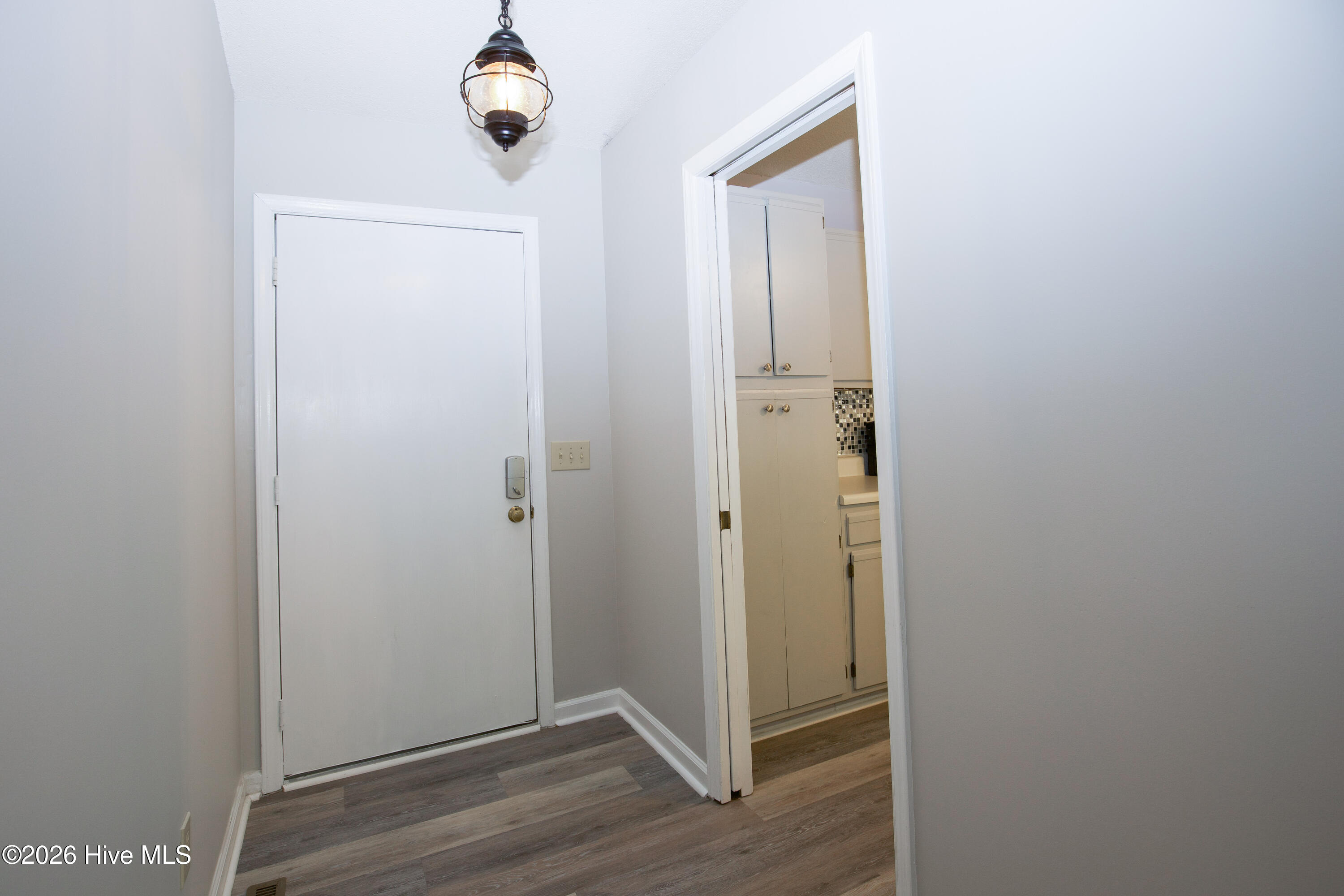 50 Surry Circle Circle N Property Photo 5