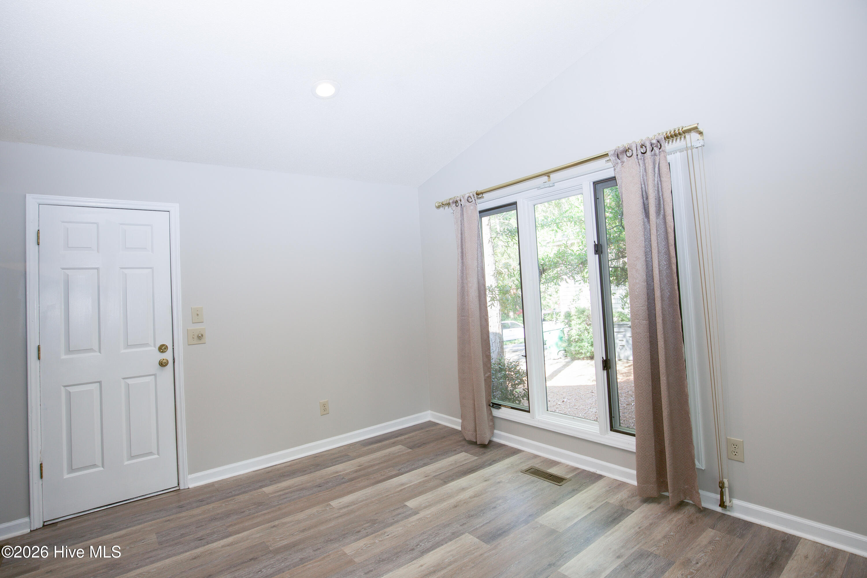 50 Surry Circle Circle N Property Photo 13