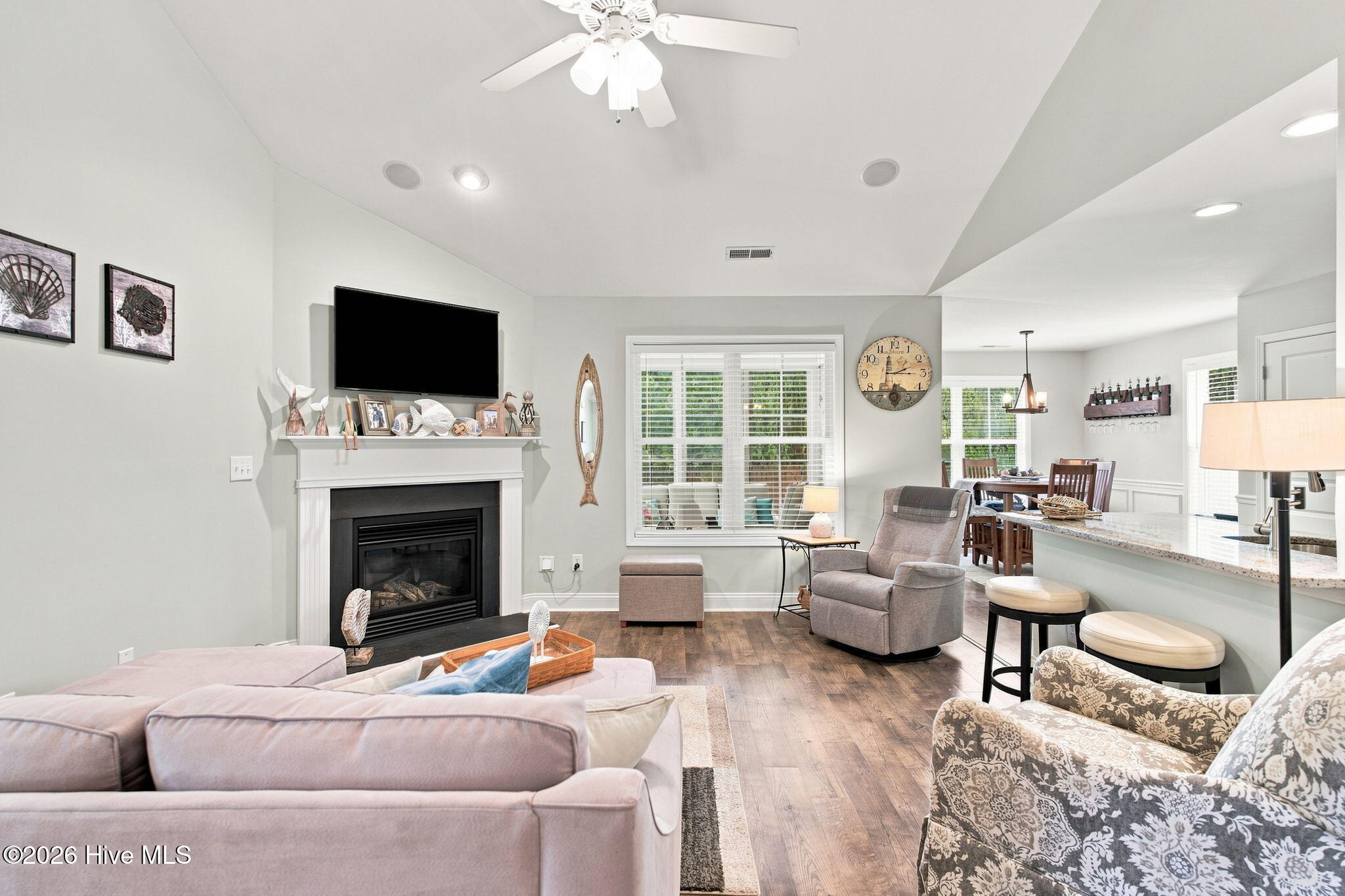 1040 Lanterns Lane Property Photo 6