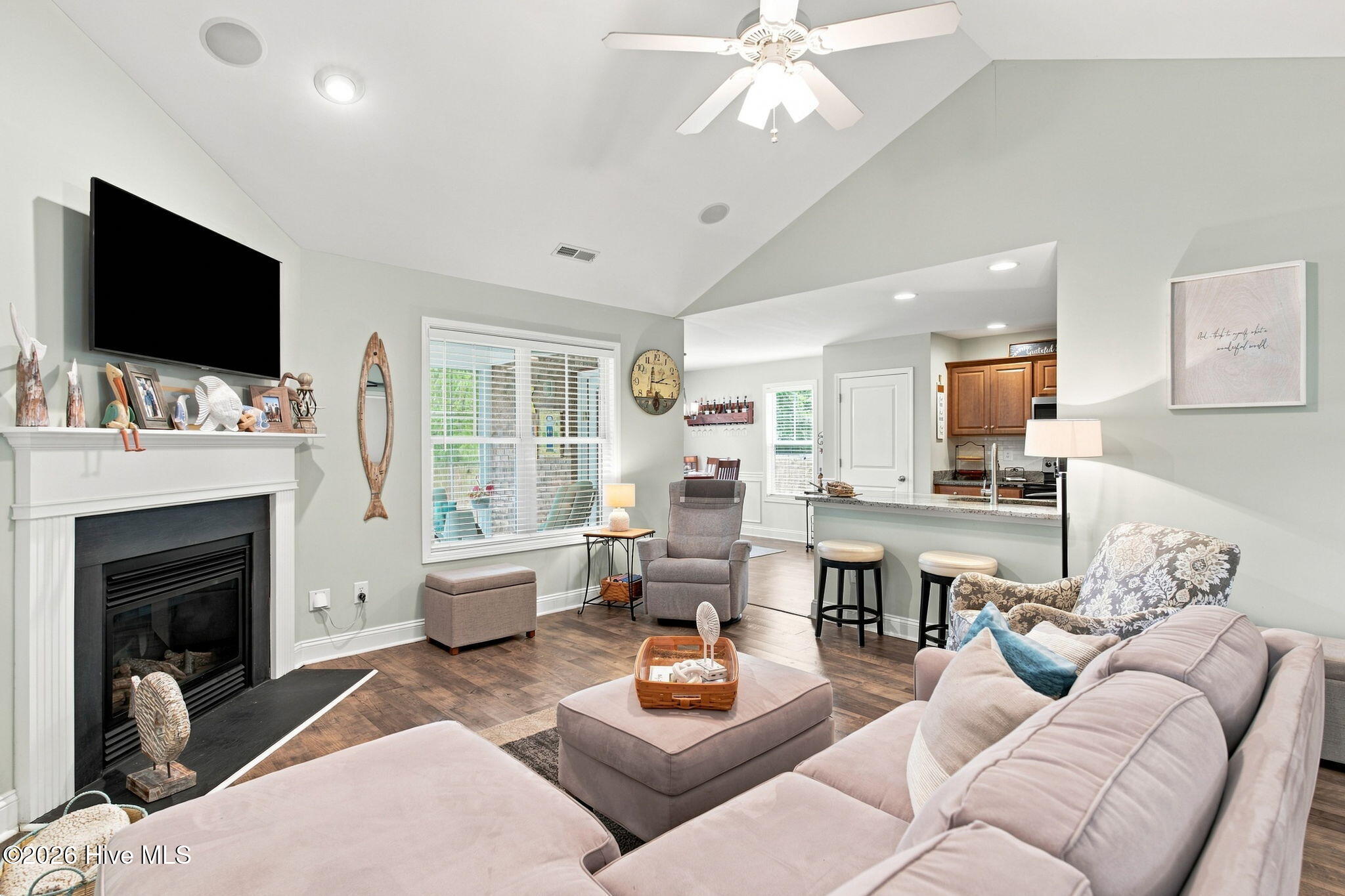 1040 Lanterns Lane Property Photo 8