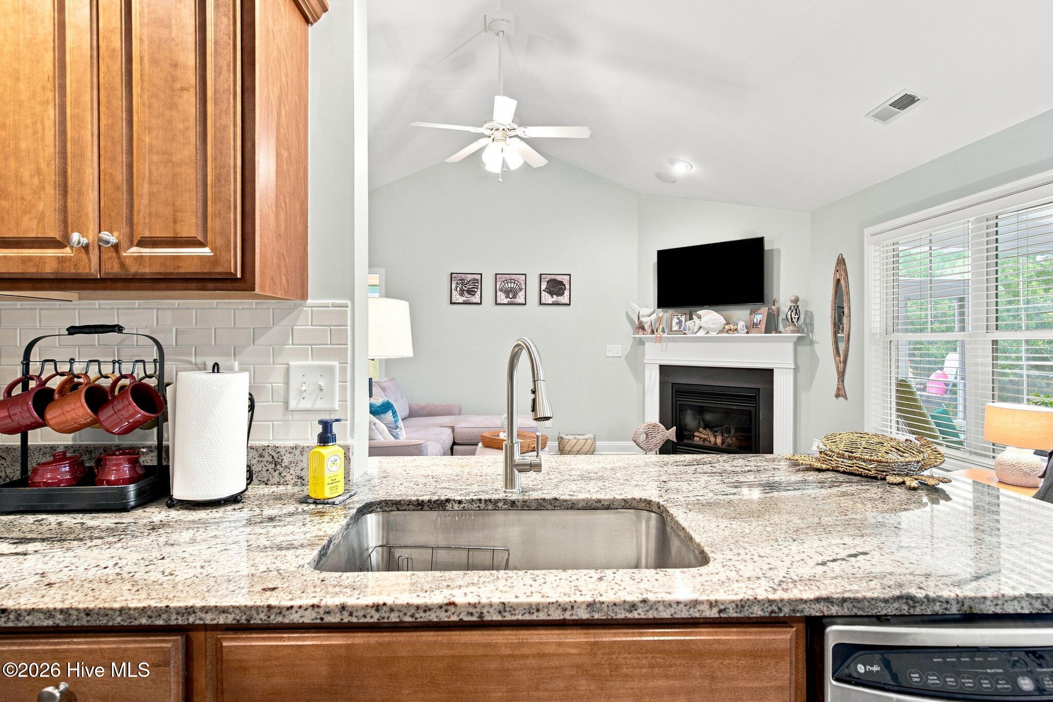 1040 Lanterns Lane Property Photo 15