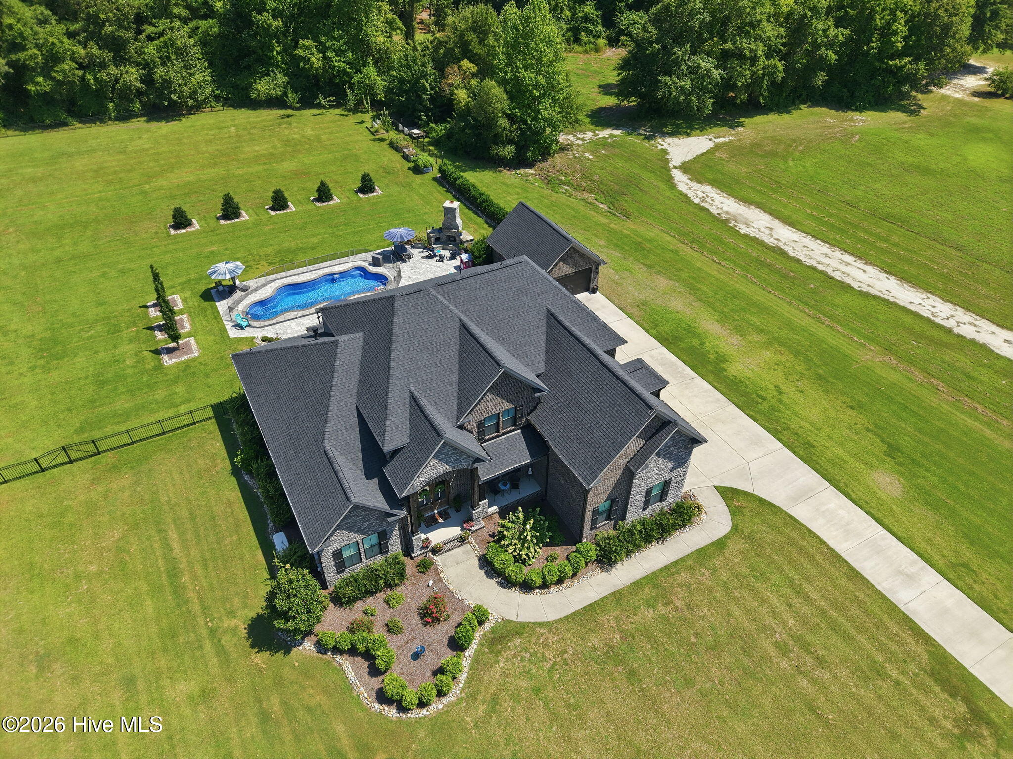 1425 Fox Hollow Drive Property Photo 8