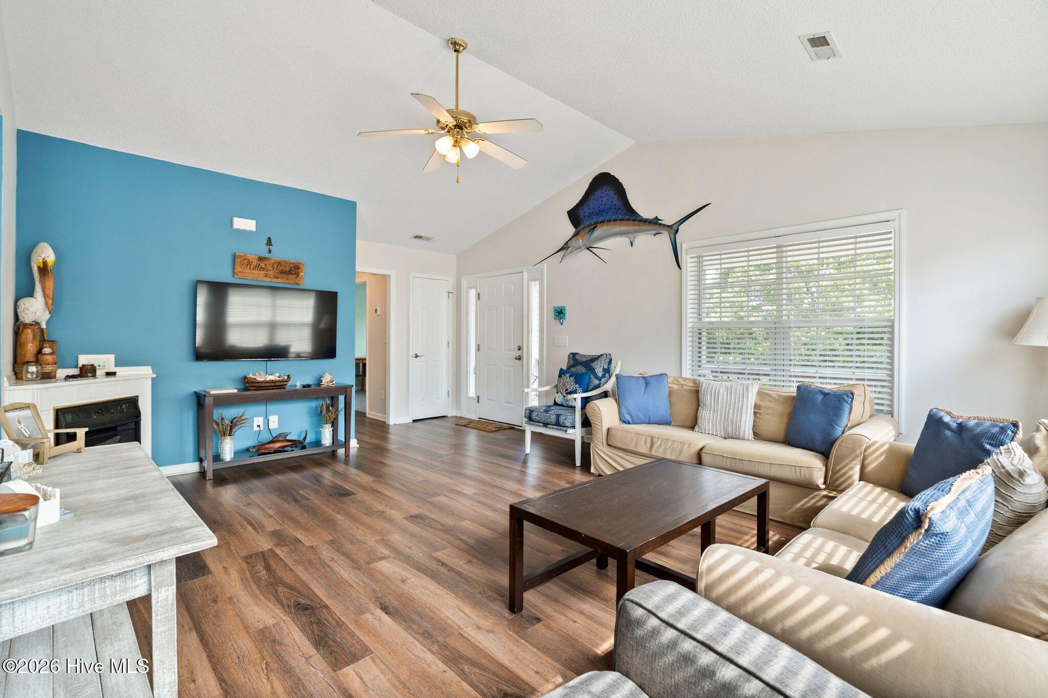 1207 E Oak Island Drive Property Photo 5