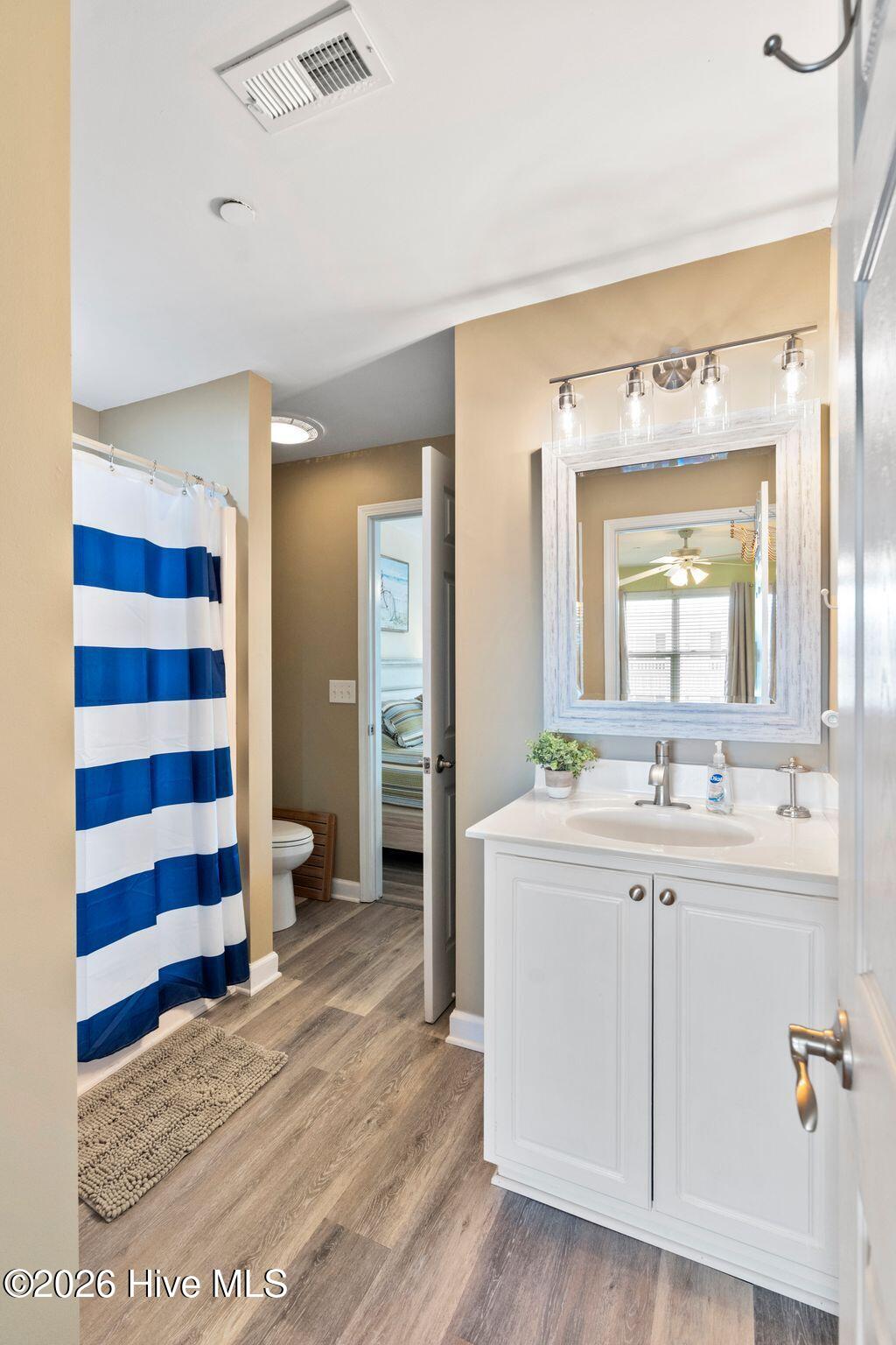 1207 E Oak Island Drive Property Photo 14
