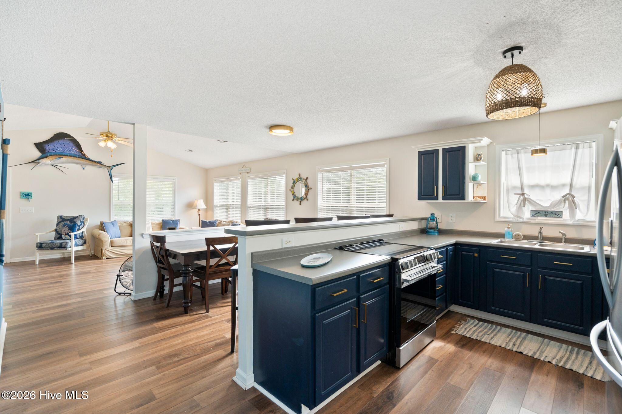 1207 E Oak Island Drive Property Photo 17