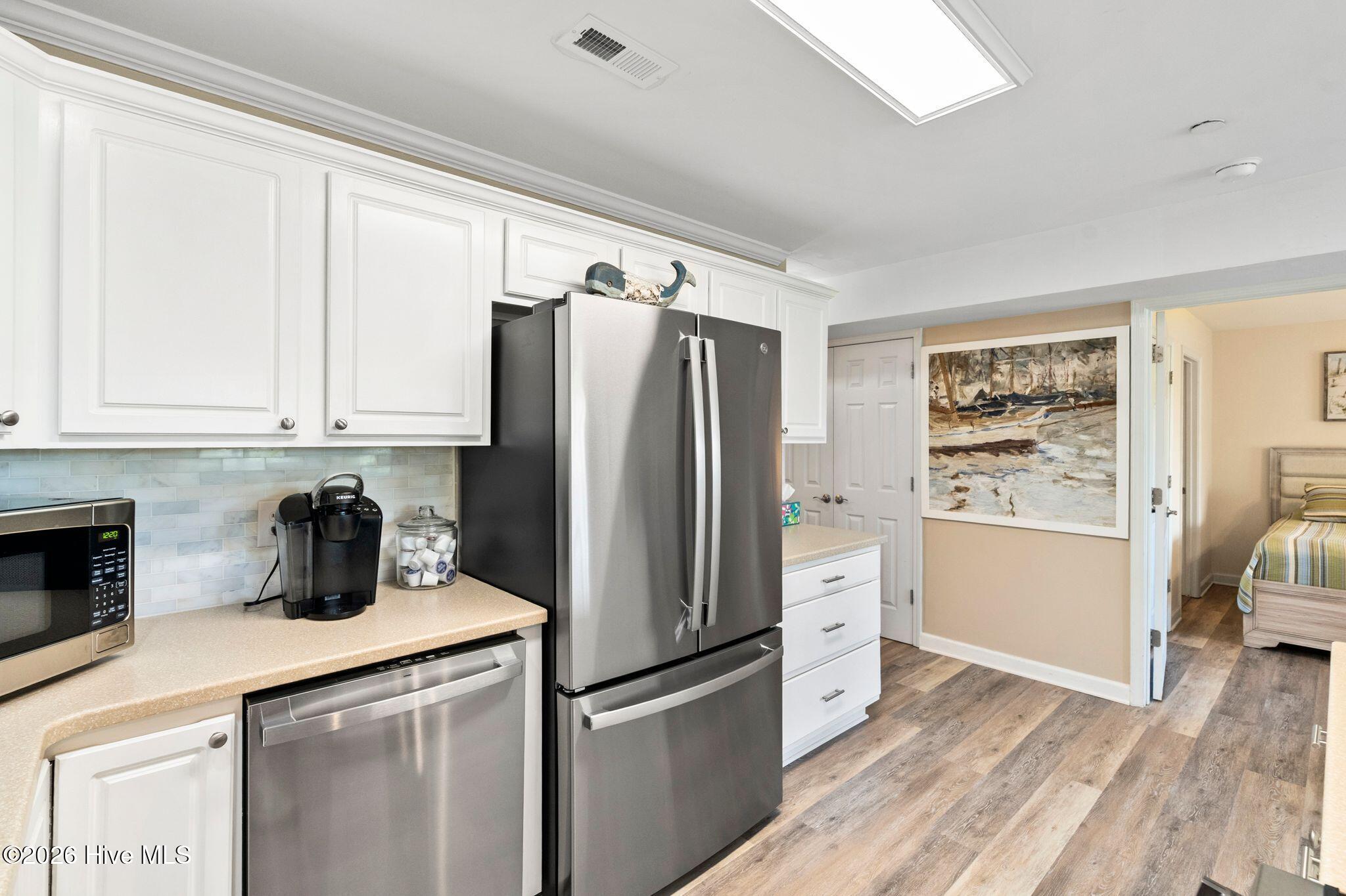 1207 E Oak Island Drive Property Photo 32