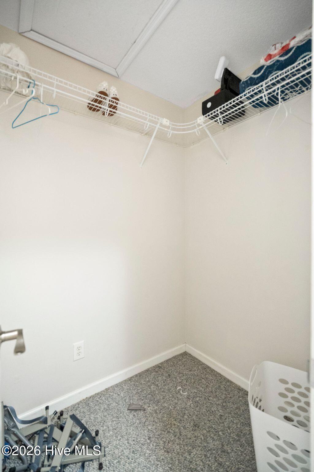 1207 E Oak Island Drive Property Photo 41