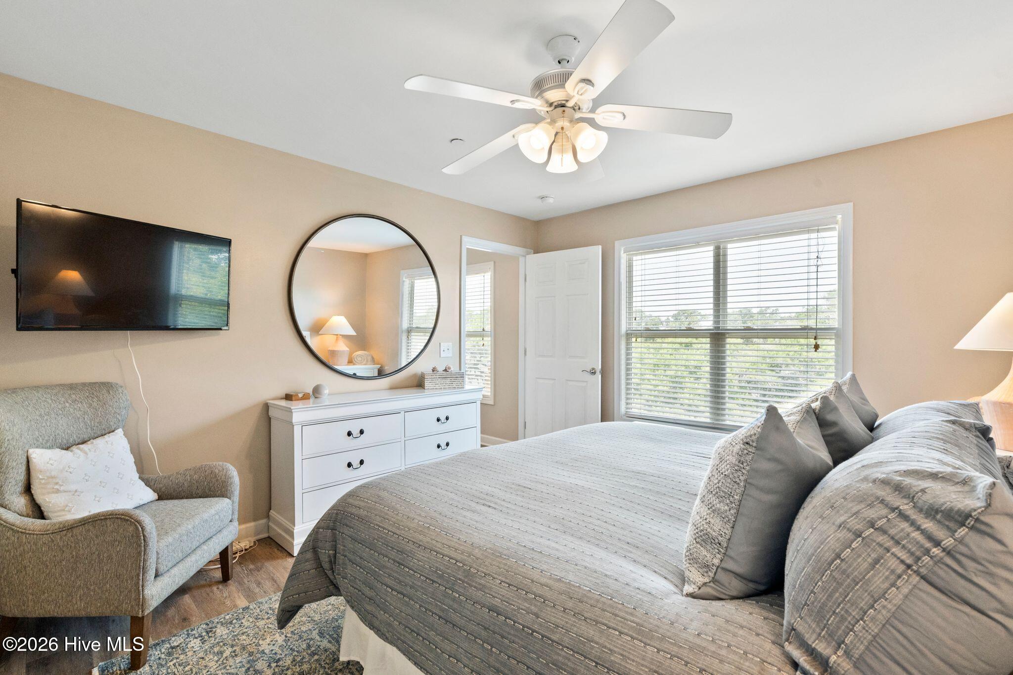 1207 E Oak Island Drive Property Photo 50