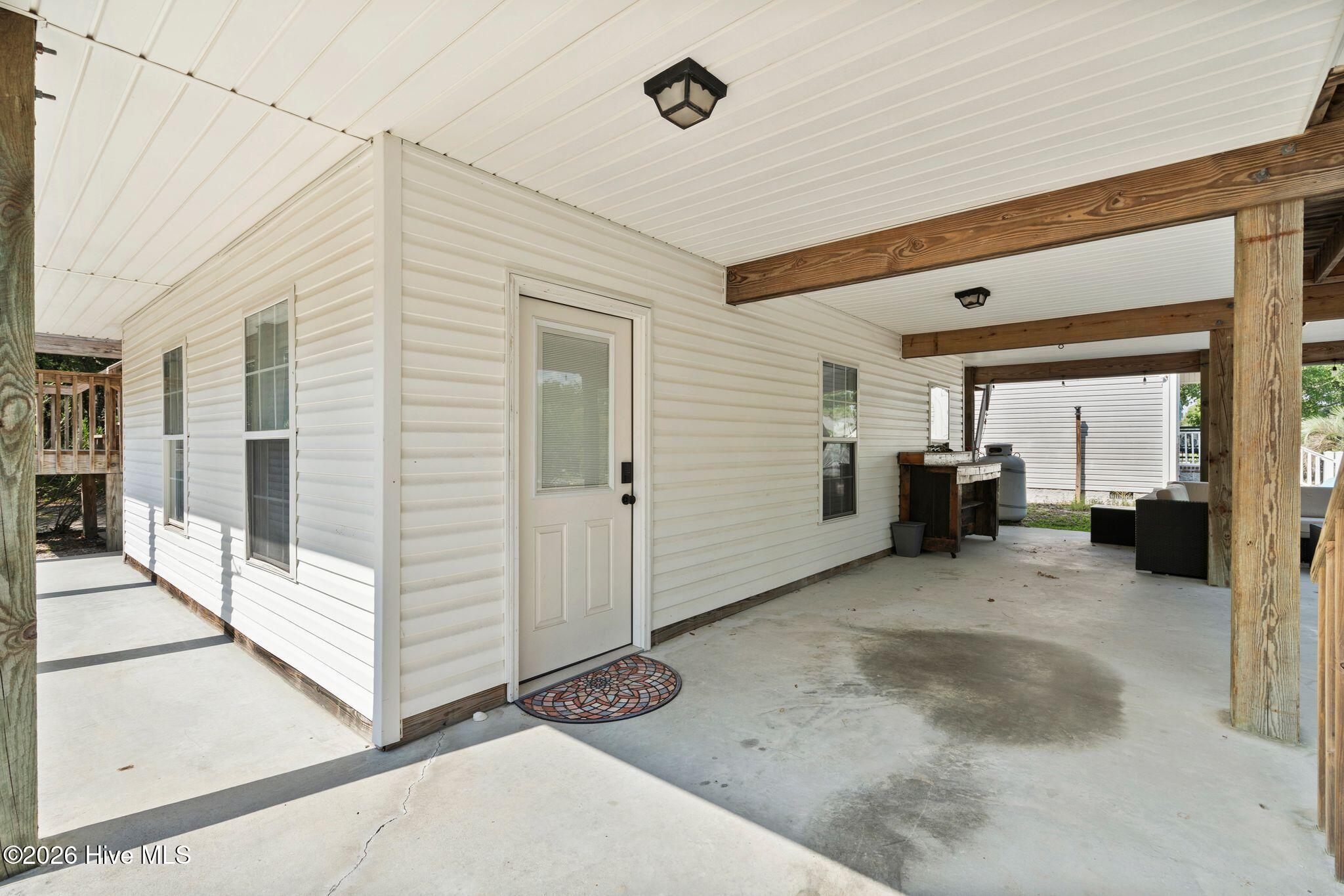 1207 E Oak Island Drive Property Photo 60