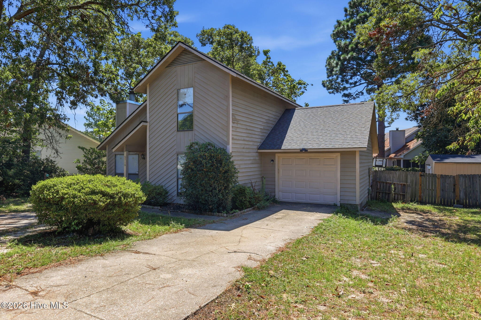 5719 Trevino Street Property Photo 4