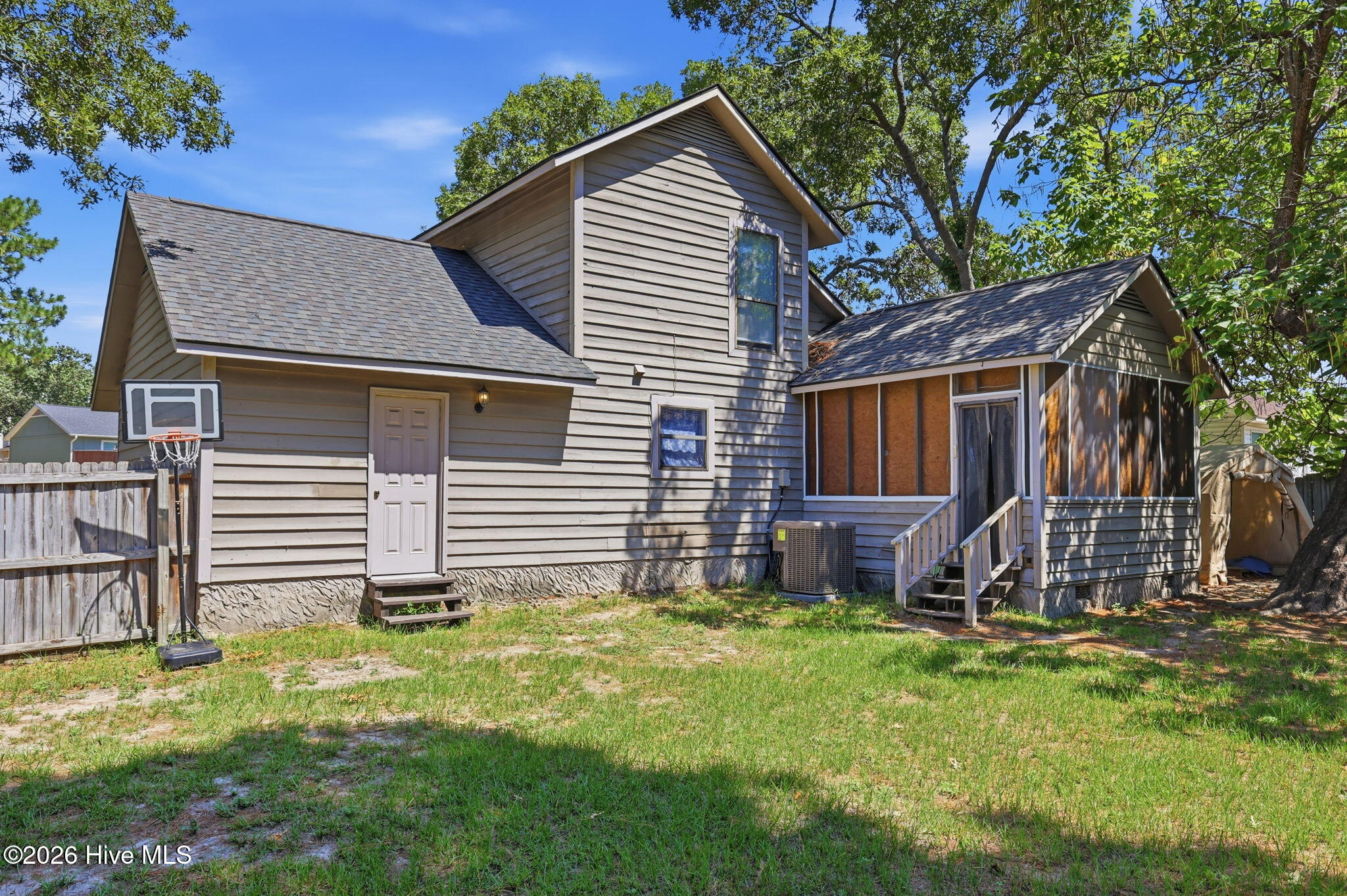 5719 Trevino Street Property Photo 6