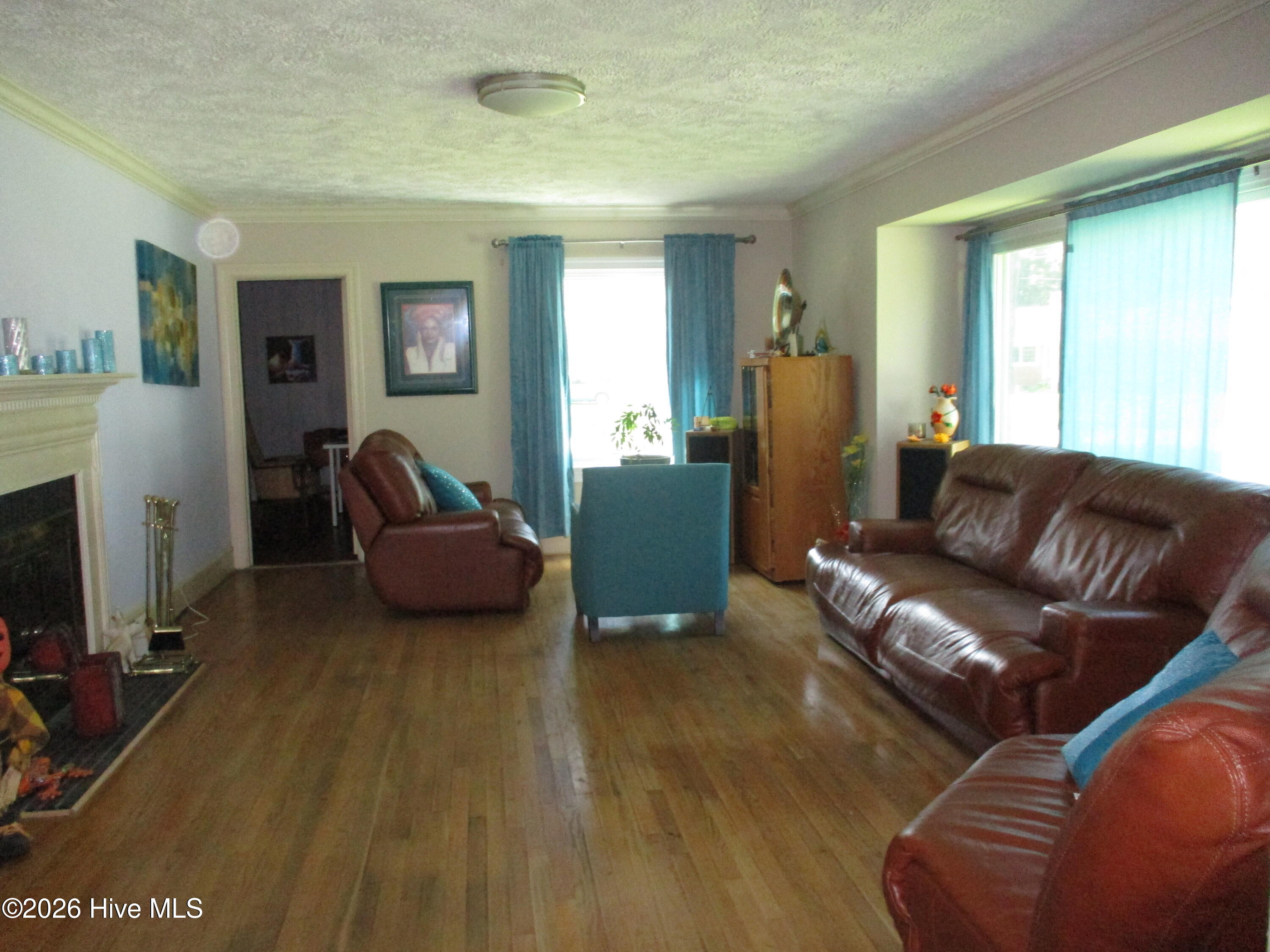 2201 Woodview Road Property Photo 6