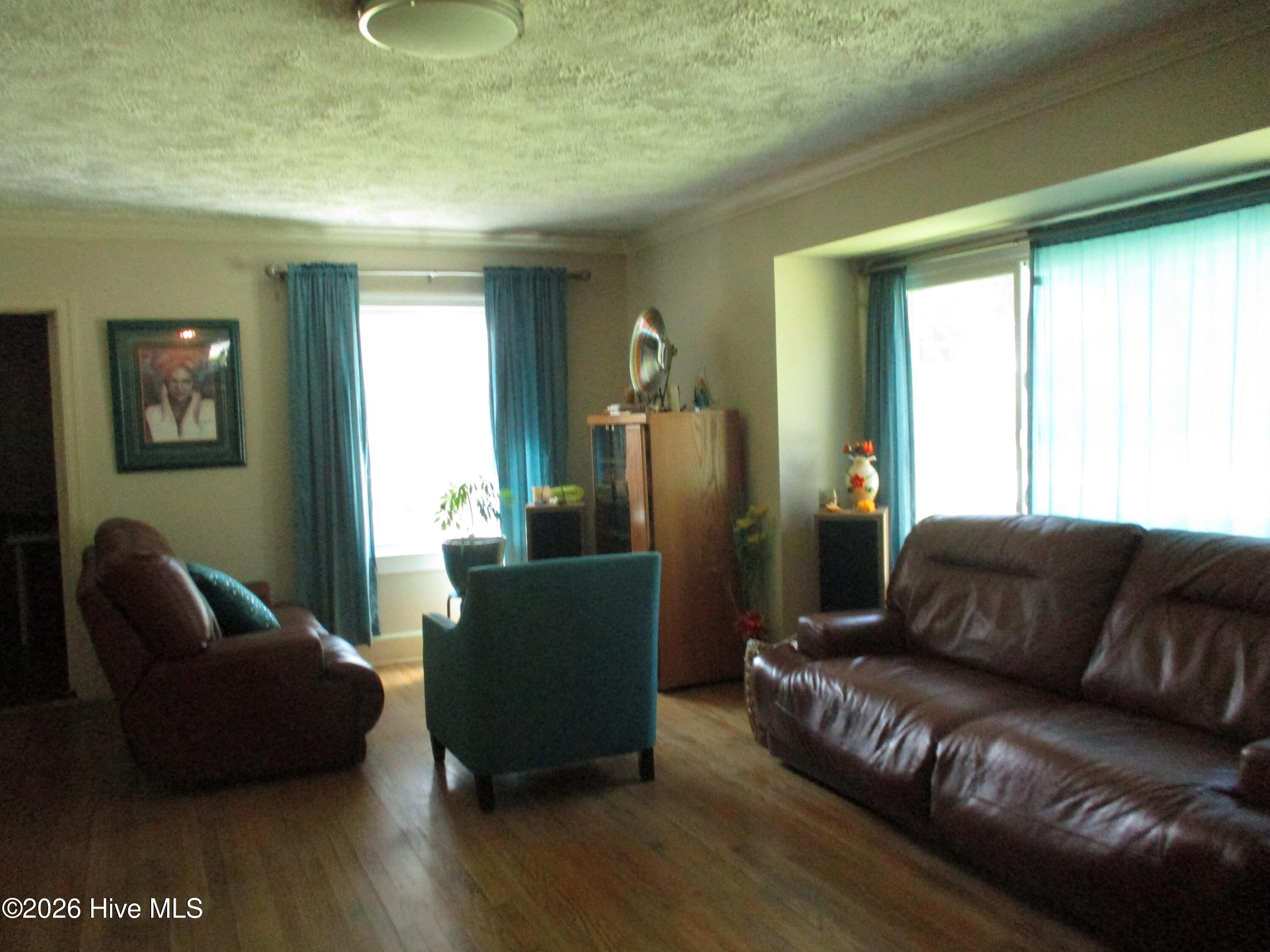 2201 Woodview Road Property Photo 7