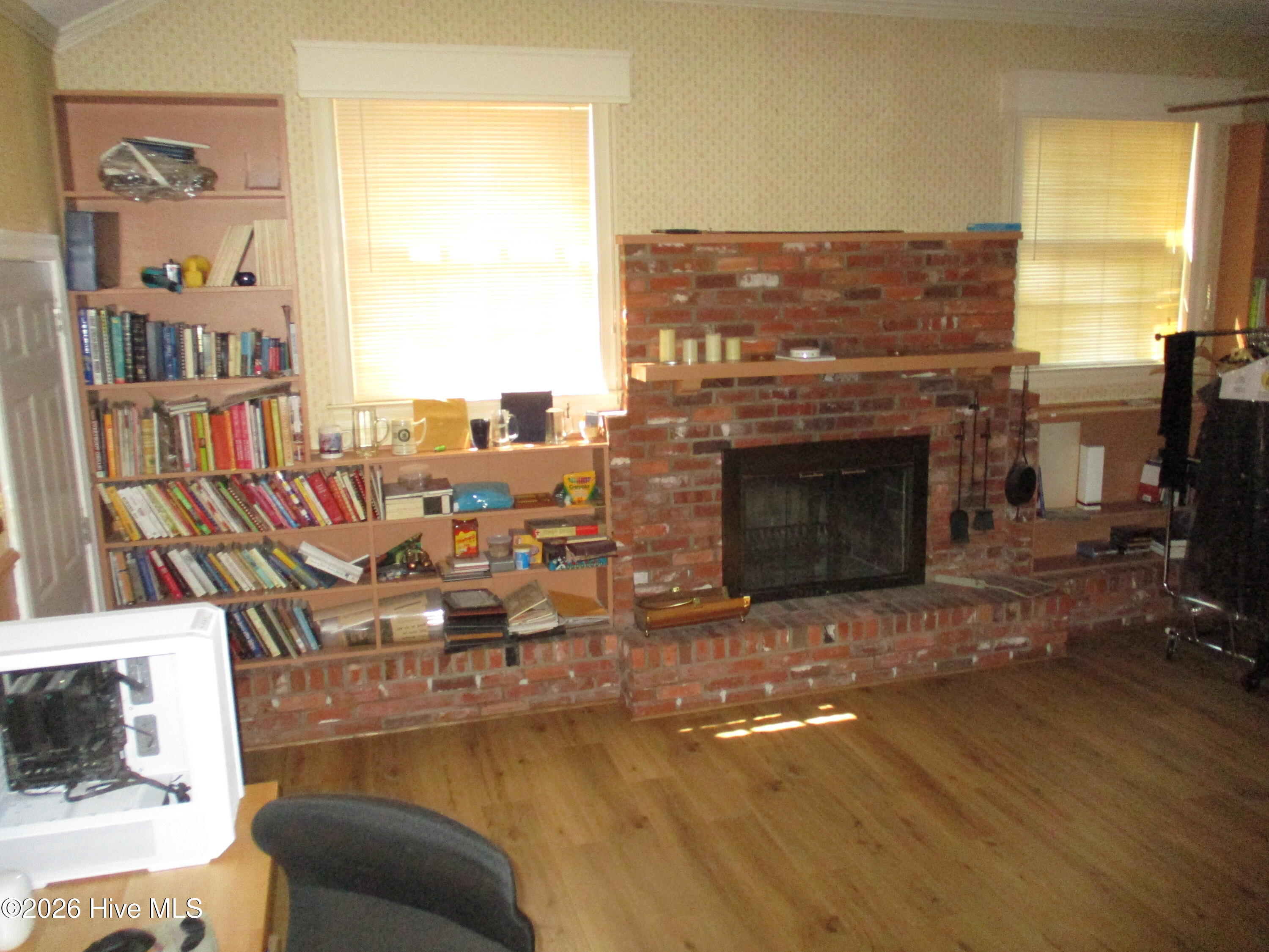 2201 Woodview Road Property Photo 12