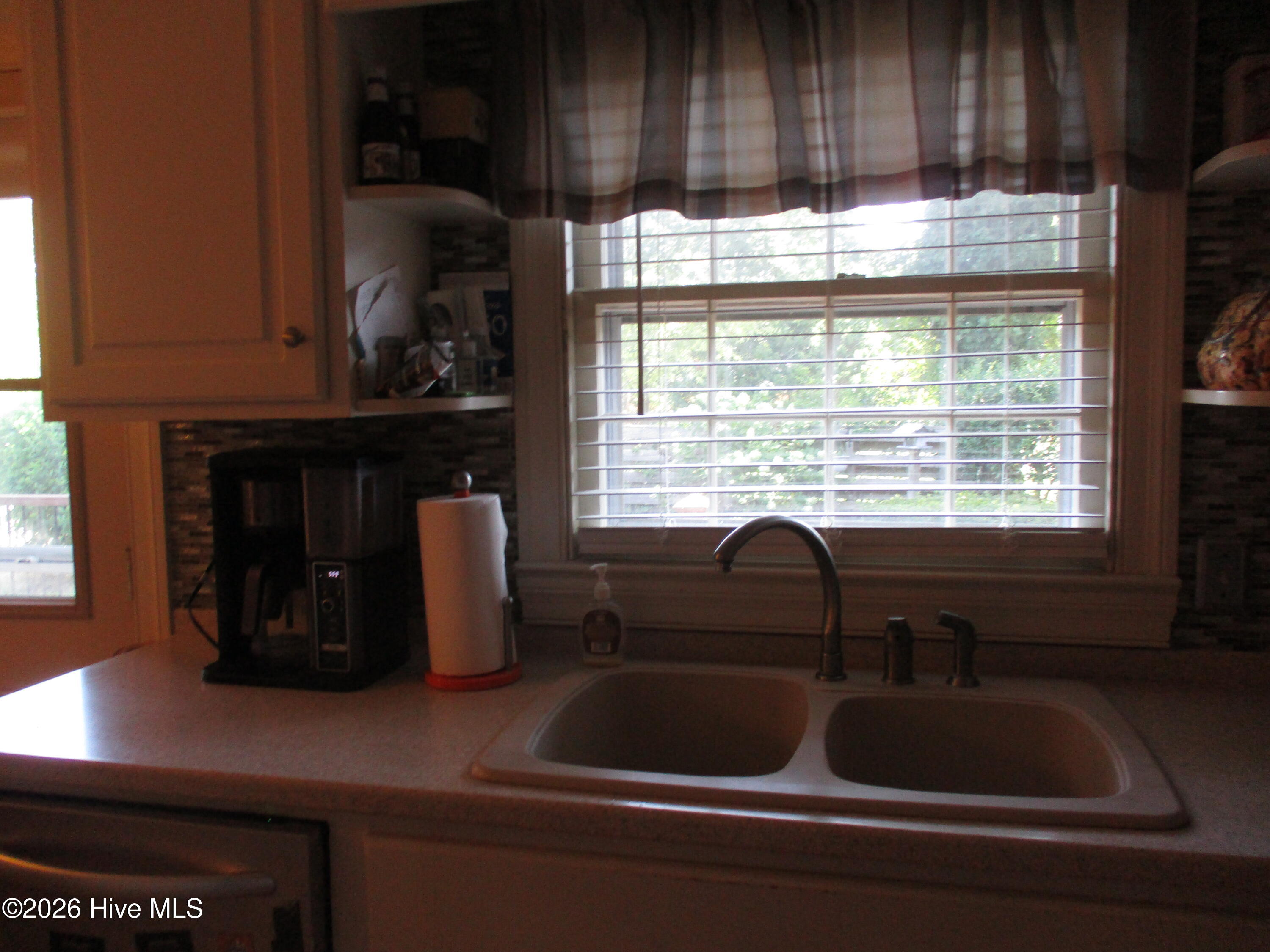 2201 Woodview Road Property Photo 17