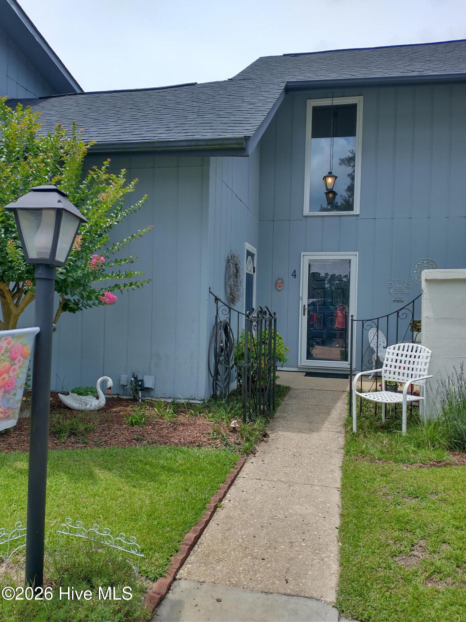 4 Foxhill Circle