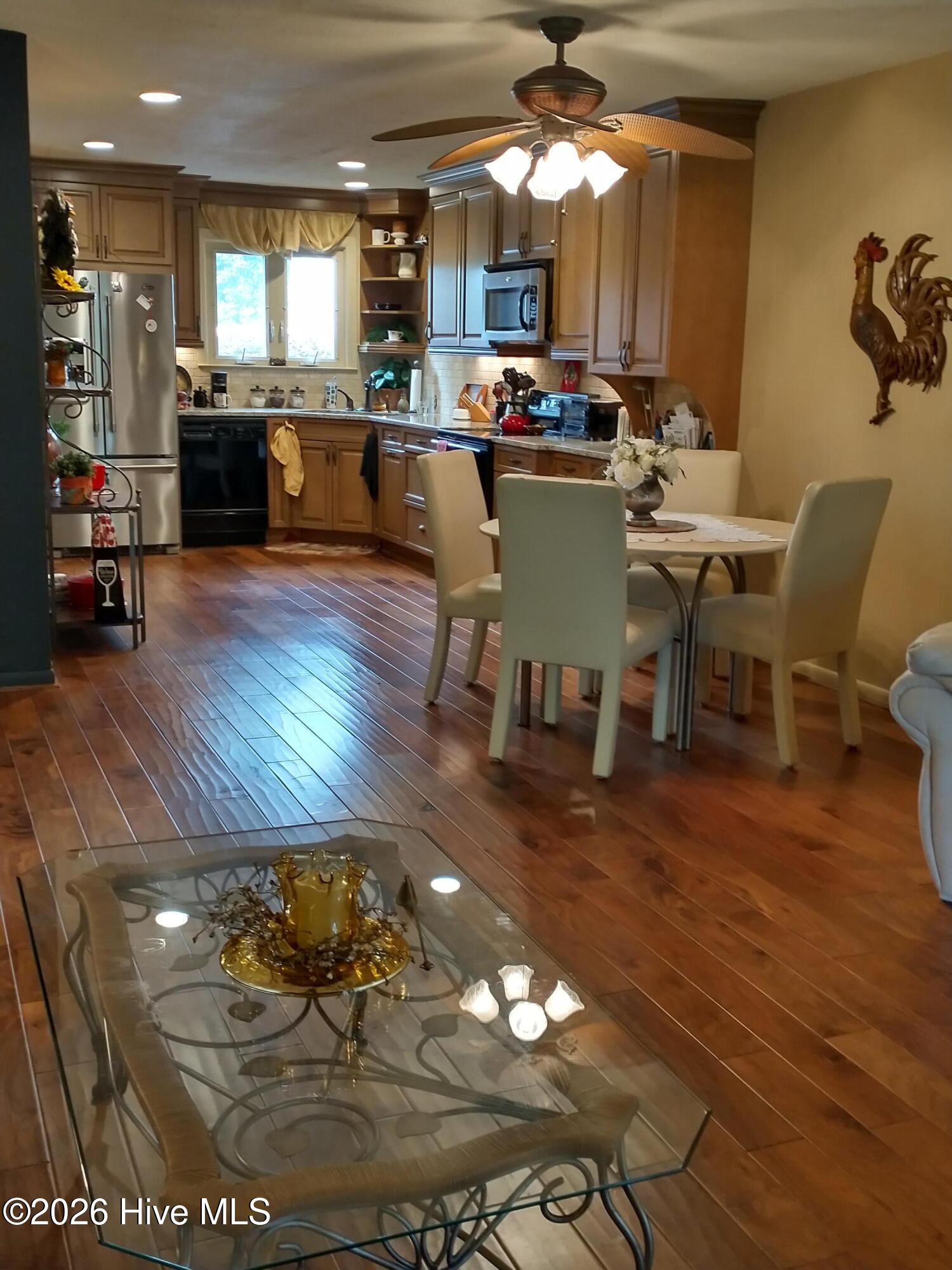 4 Foxhill Circle Property Photo 3