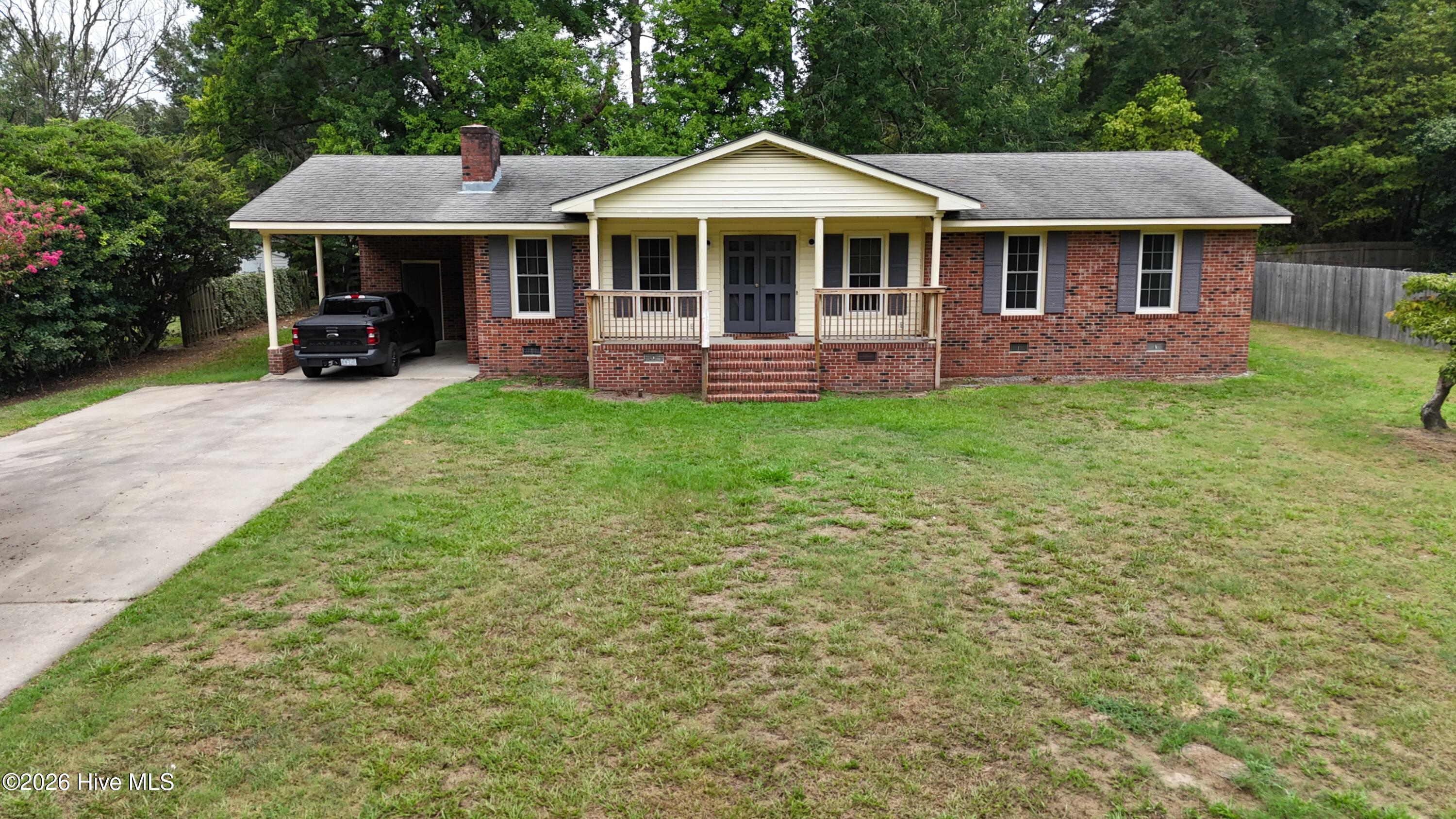 2010 Westwood Drive Property Photo 1