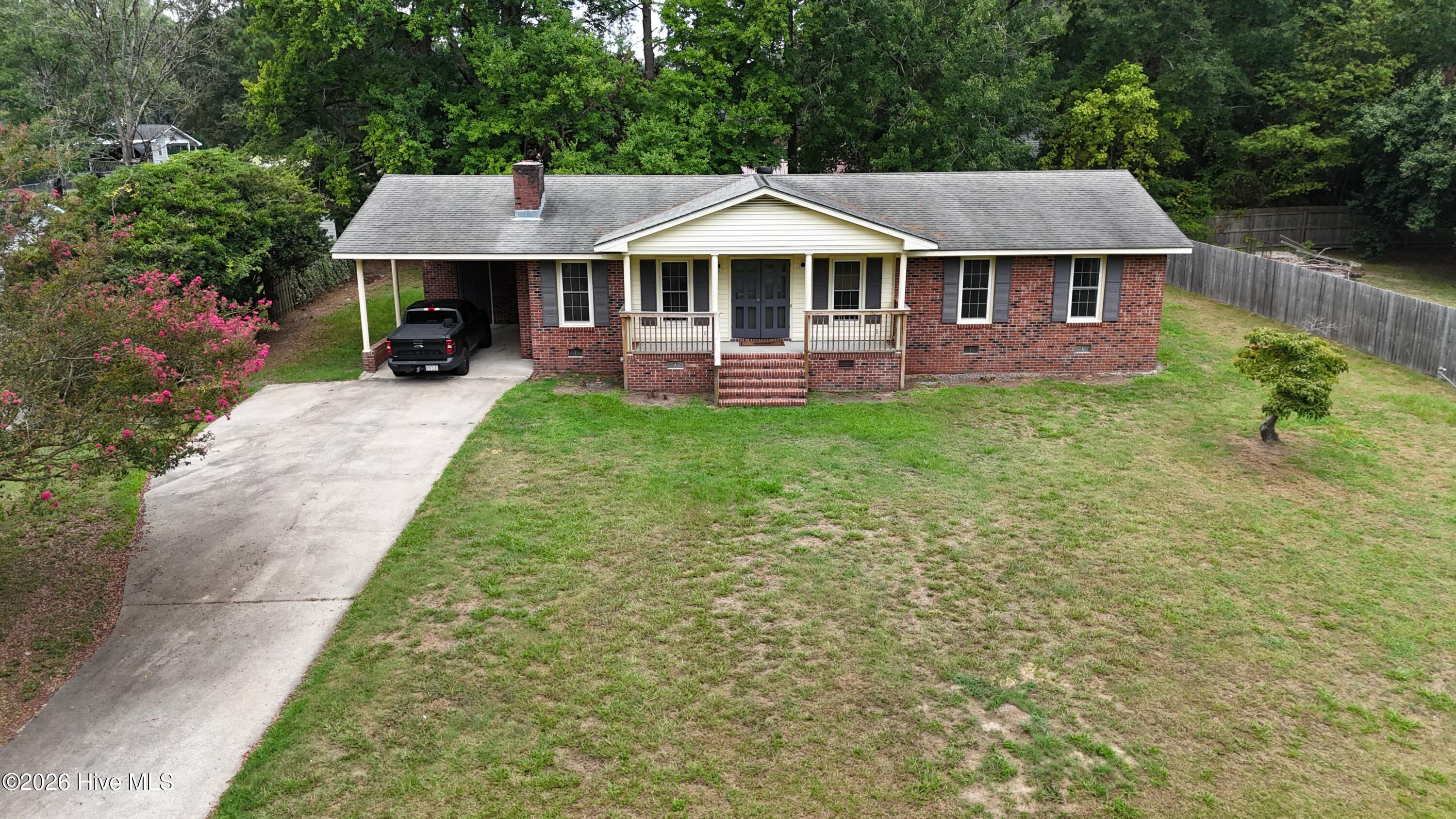 2010 Westwood Drive Property Photo 6