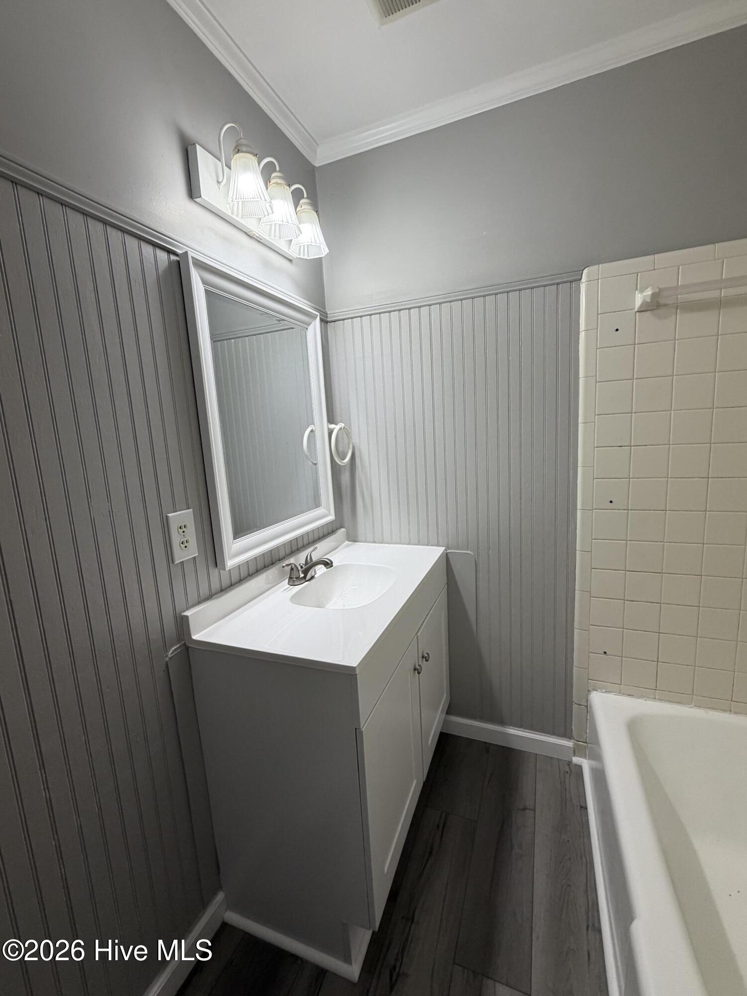 2010 Westwood Drive Property Photo 17