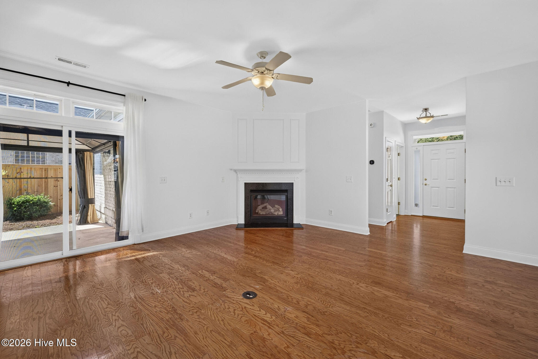 1067 Garden Club Way Property Photo 6