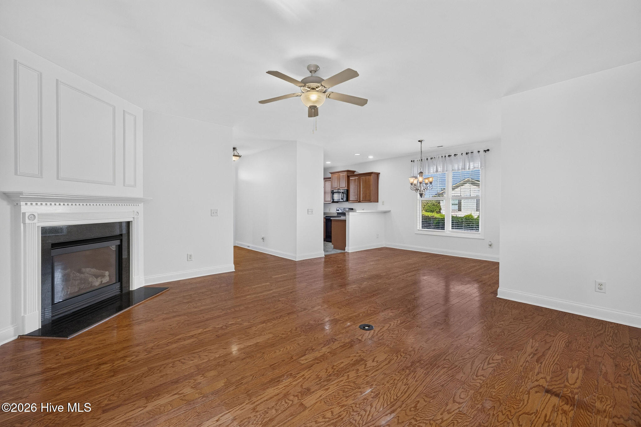 1067 Garden Club Way Property Photo 9