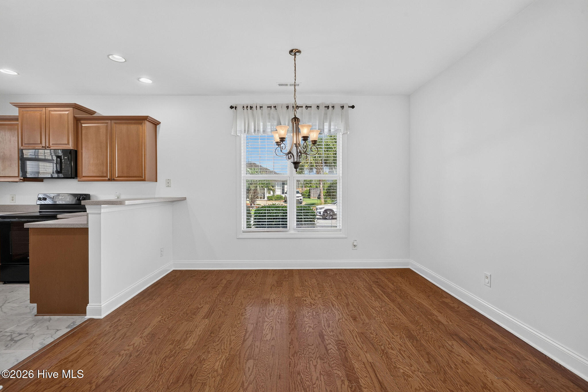 1067 Garden Club Way Property Photo 11