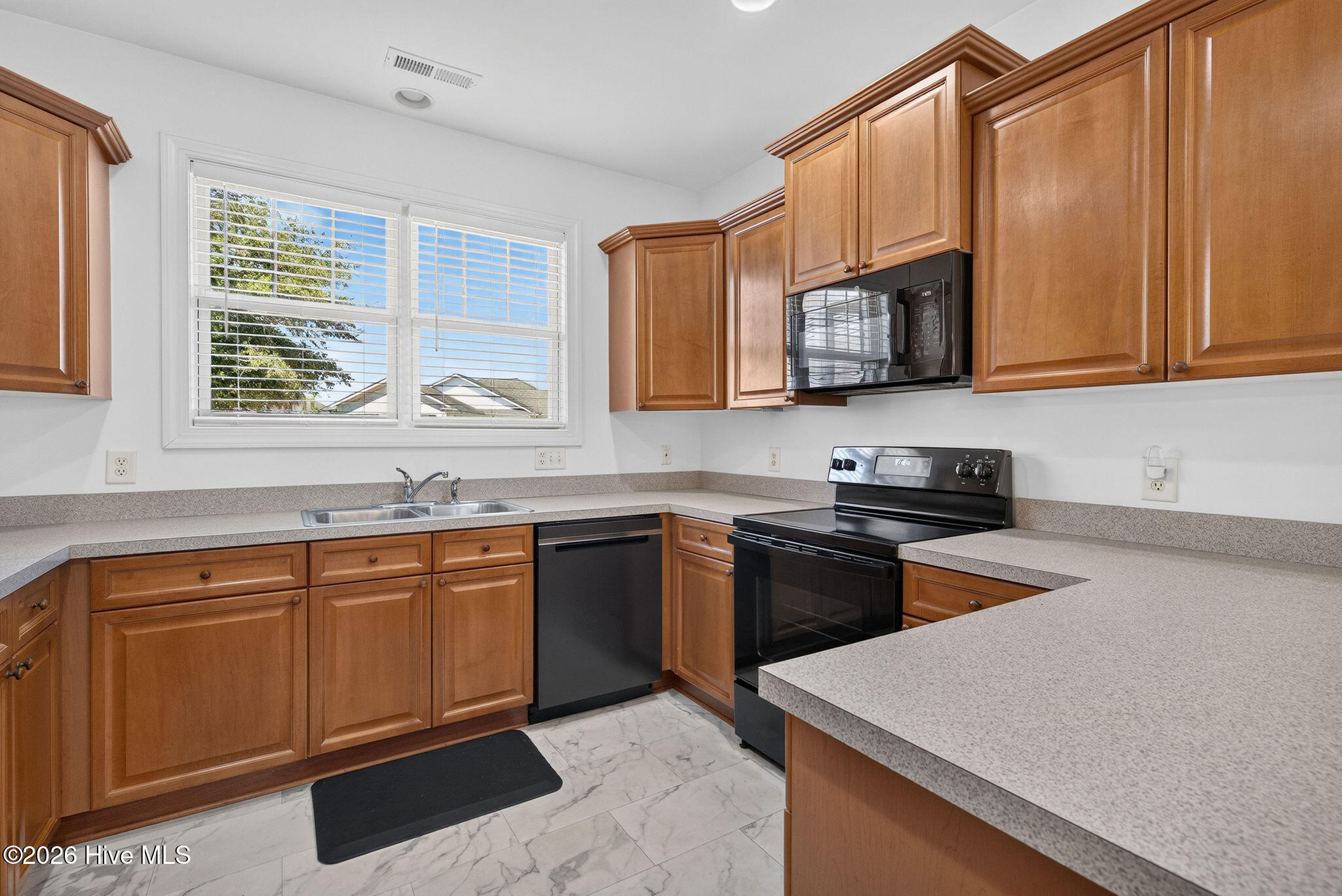 1067 Garden Club Way Property Photo 14